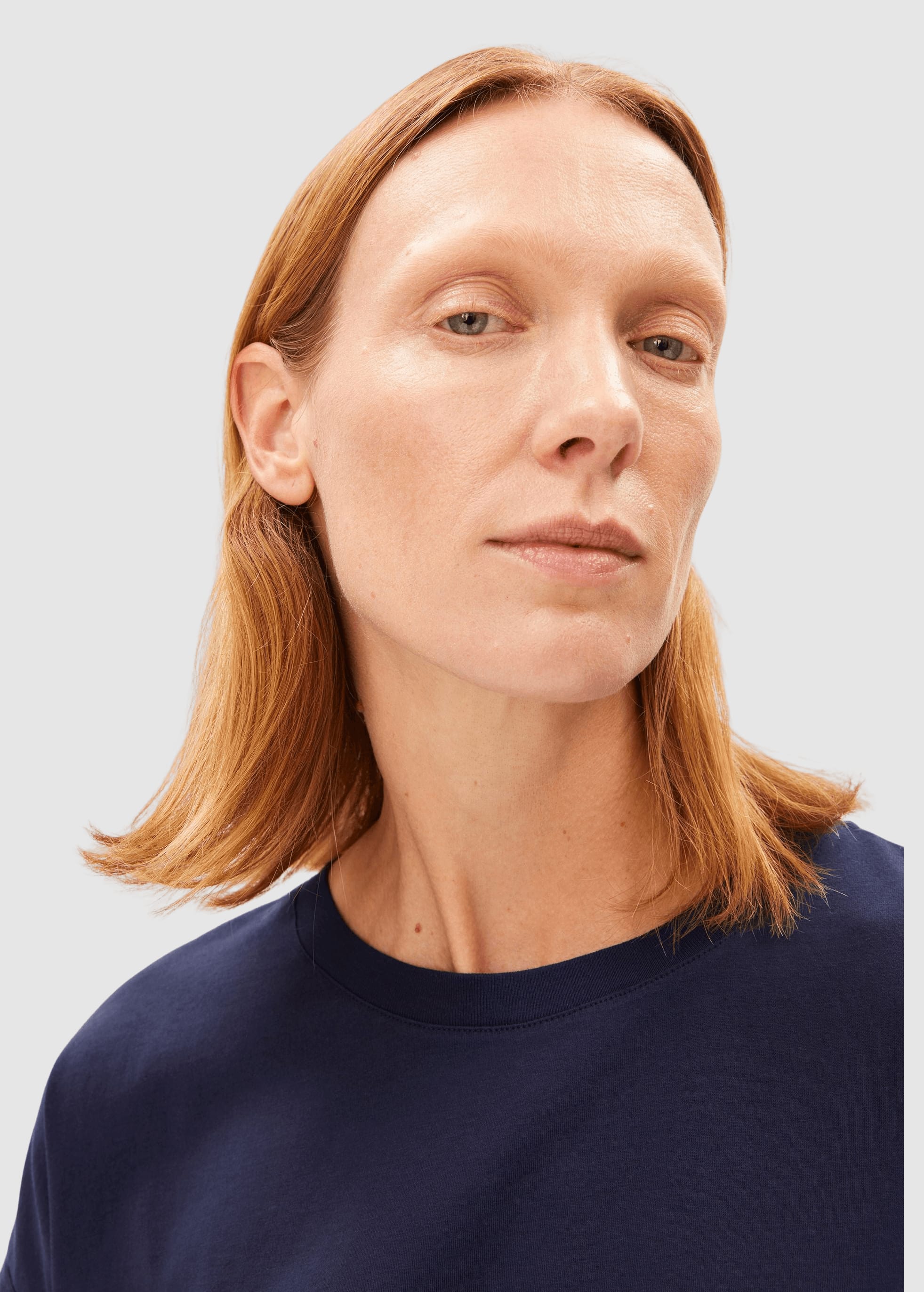 Idaara T-Shirt Tinted Navy Idaara T-Shirt Tinted Navy