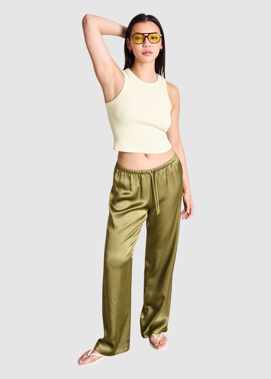 jan_n_june_loose_silky_pants_fris_SS_25_JJ_4415_Woody_Olive_6_120f576b5e Loose Silky Pants Fris
