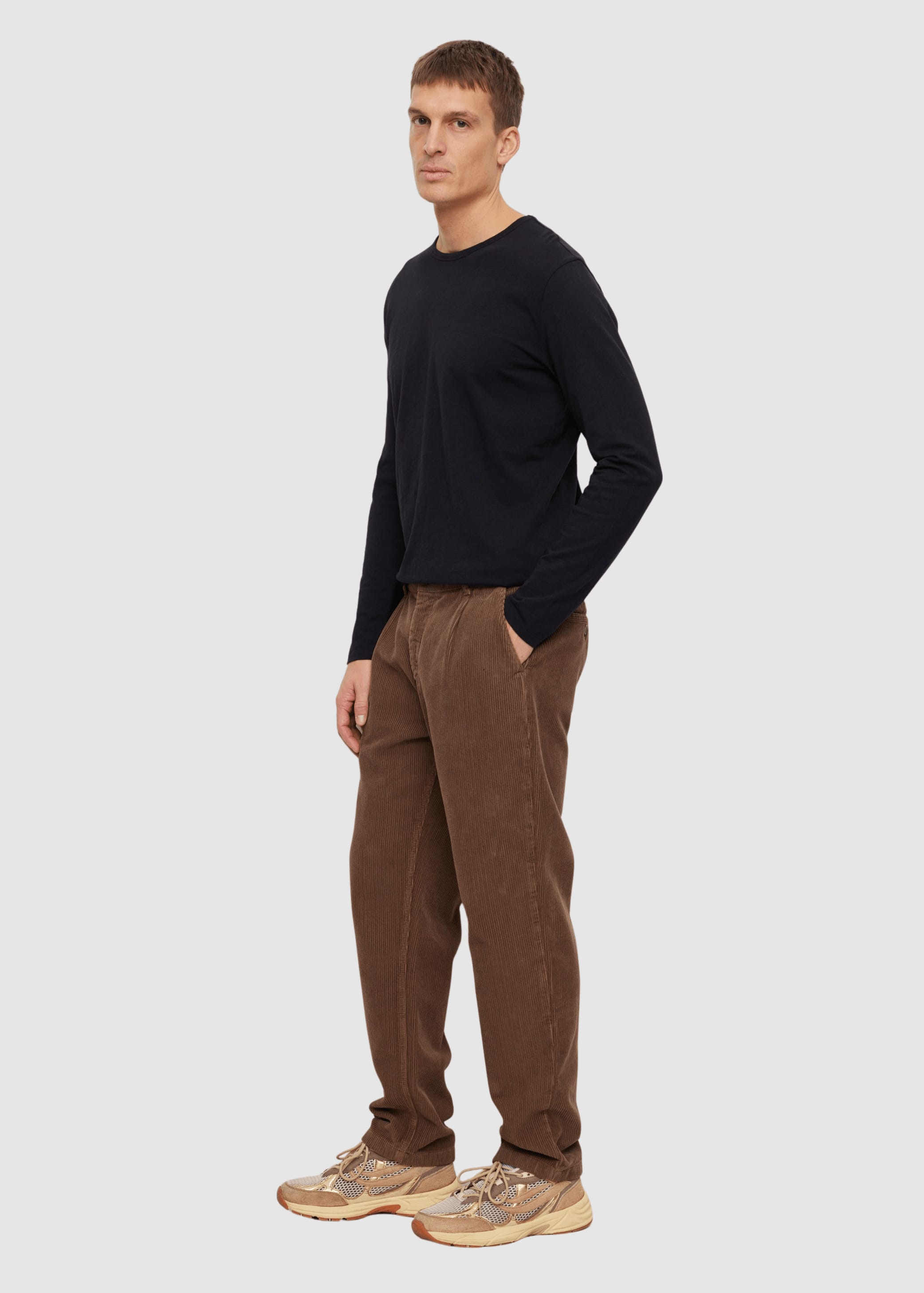 recolution-oak-corduroy-coffee-brown-4.jpeg Oak Corduroy Coffee Brown