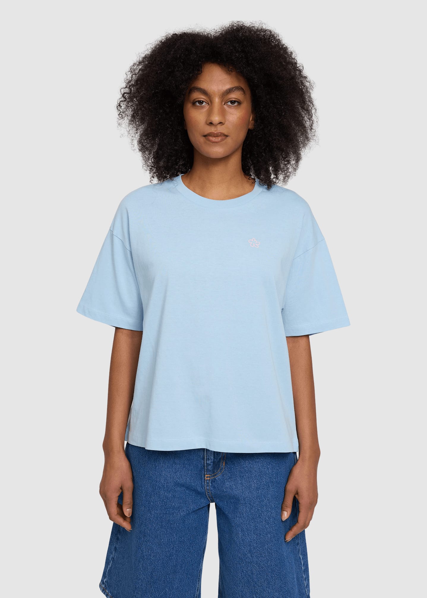 Back Print T-Shirt Foggy Blue Flowers