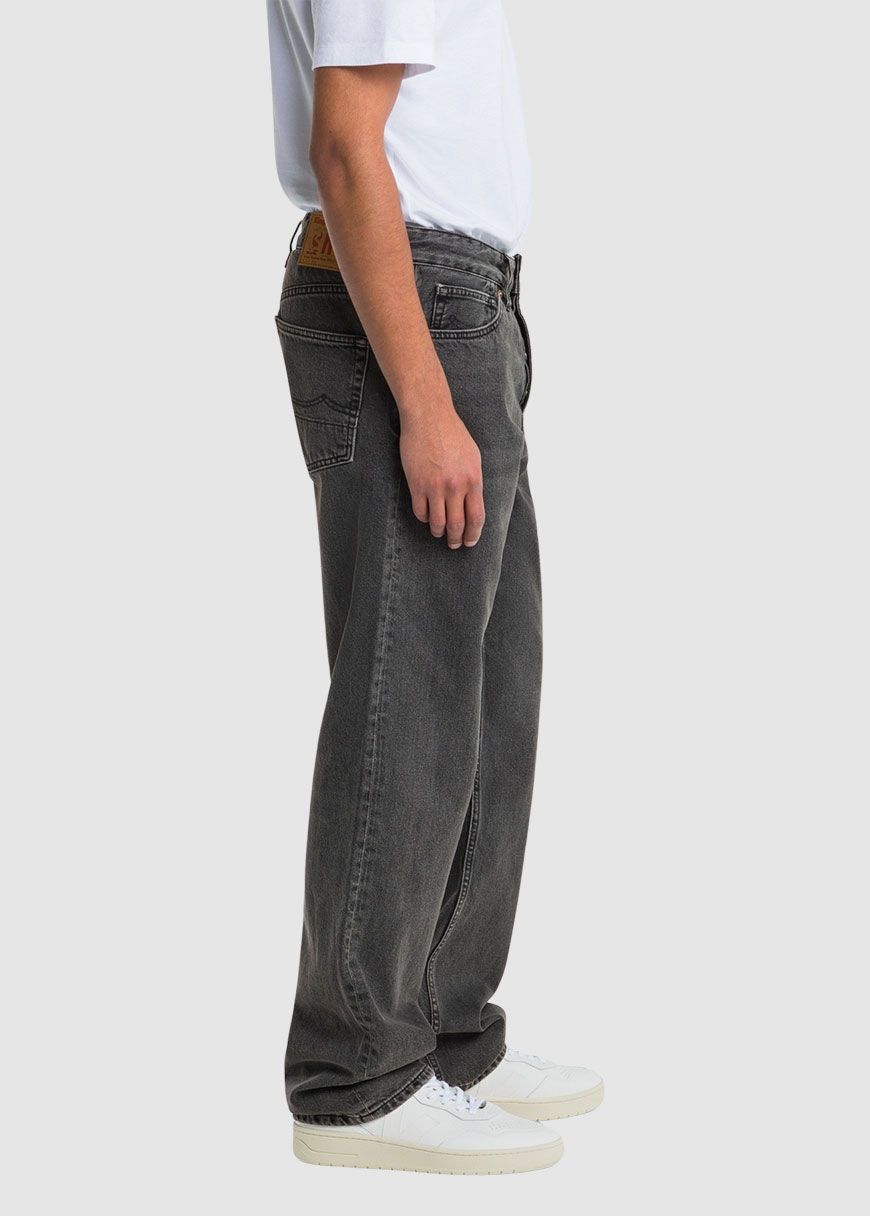 kings_of_indigo_roy_AW_24_KOI_K240751801_Holo_Grey_Worn_2_09b8e28525 Roy