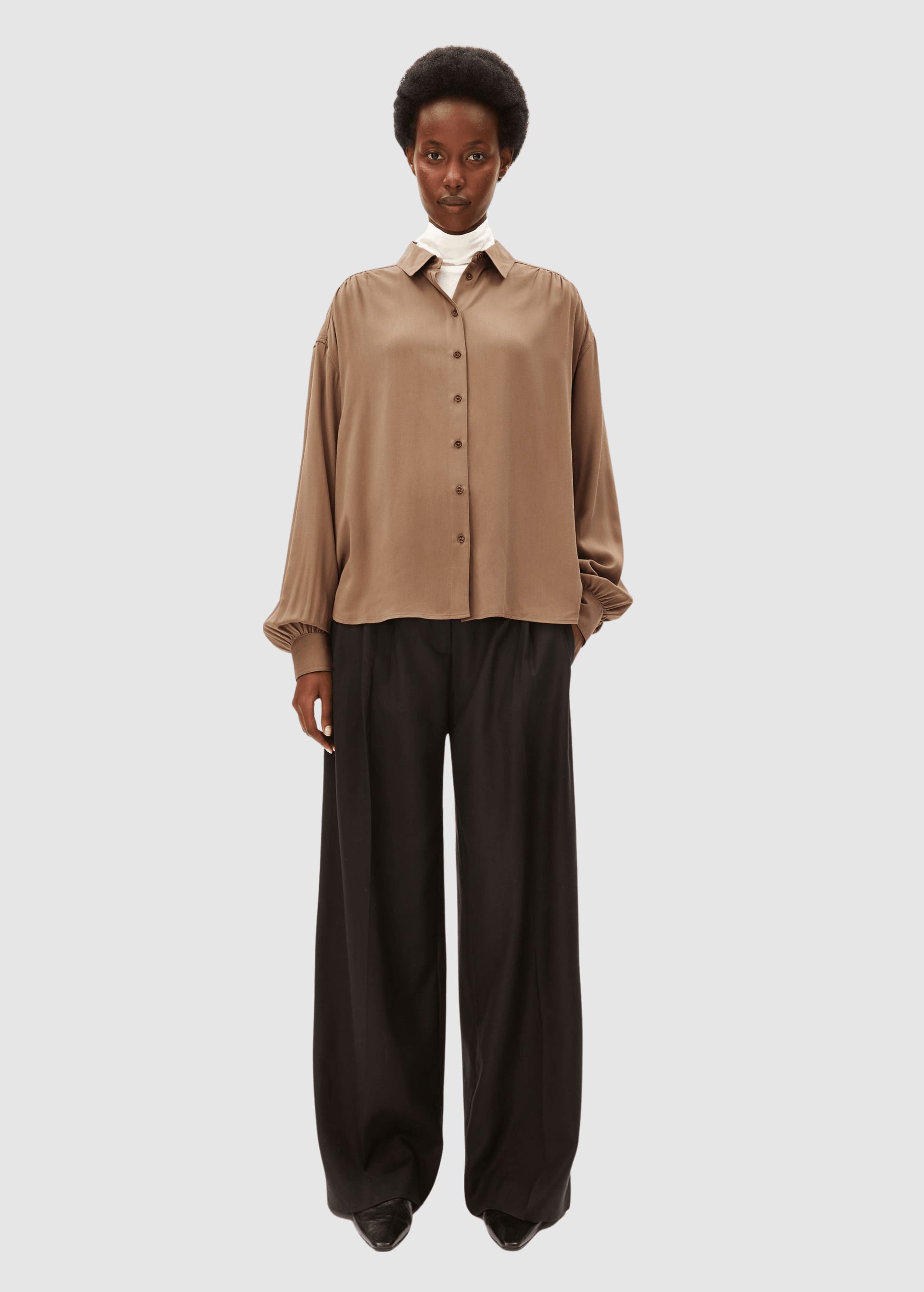 armedangels-efinaraa-ecovero-blouse-amberwood-5.jpeg Efinaraa Ecovero Blouse Amberwood