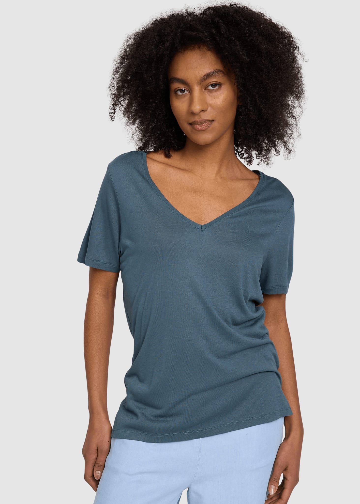 Ecovero Viscose V-Neck T-Shirt Steel Blue Ecovero Viscose V-Neck T-Shirt Steel Blue