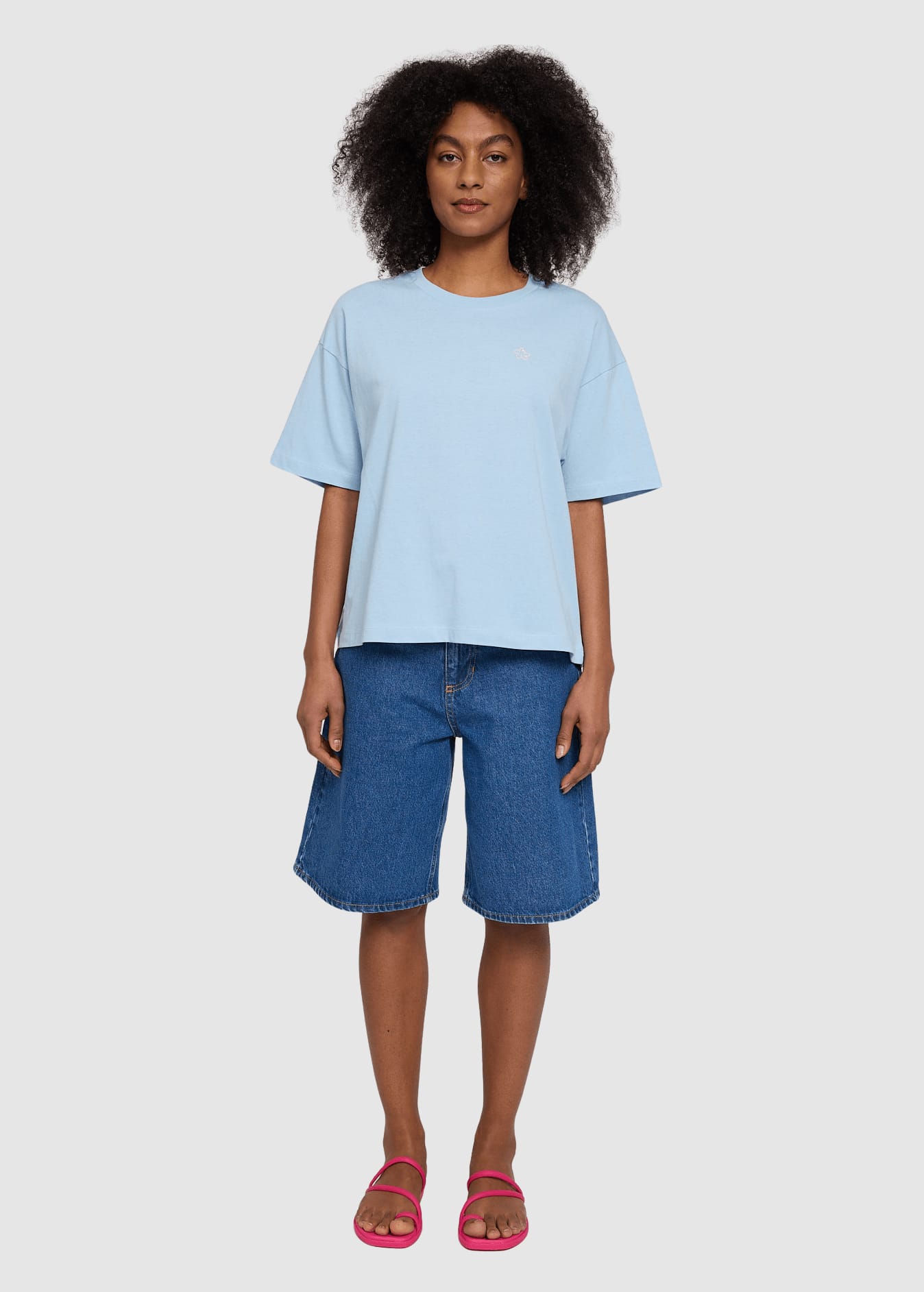 Back Print T-Shirt Foggy Blue Flowers
