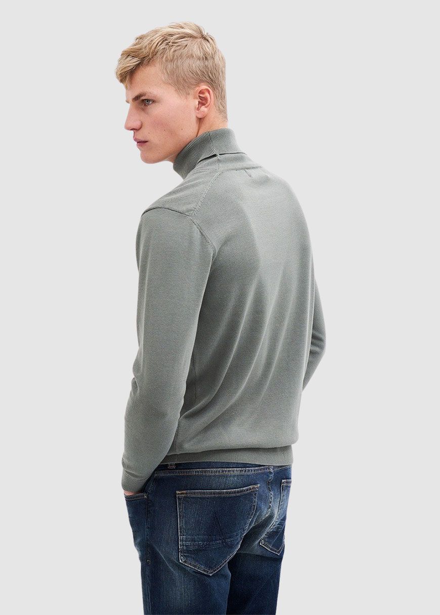Thomas Turtleneck