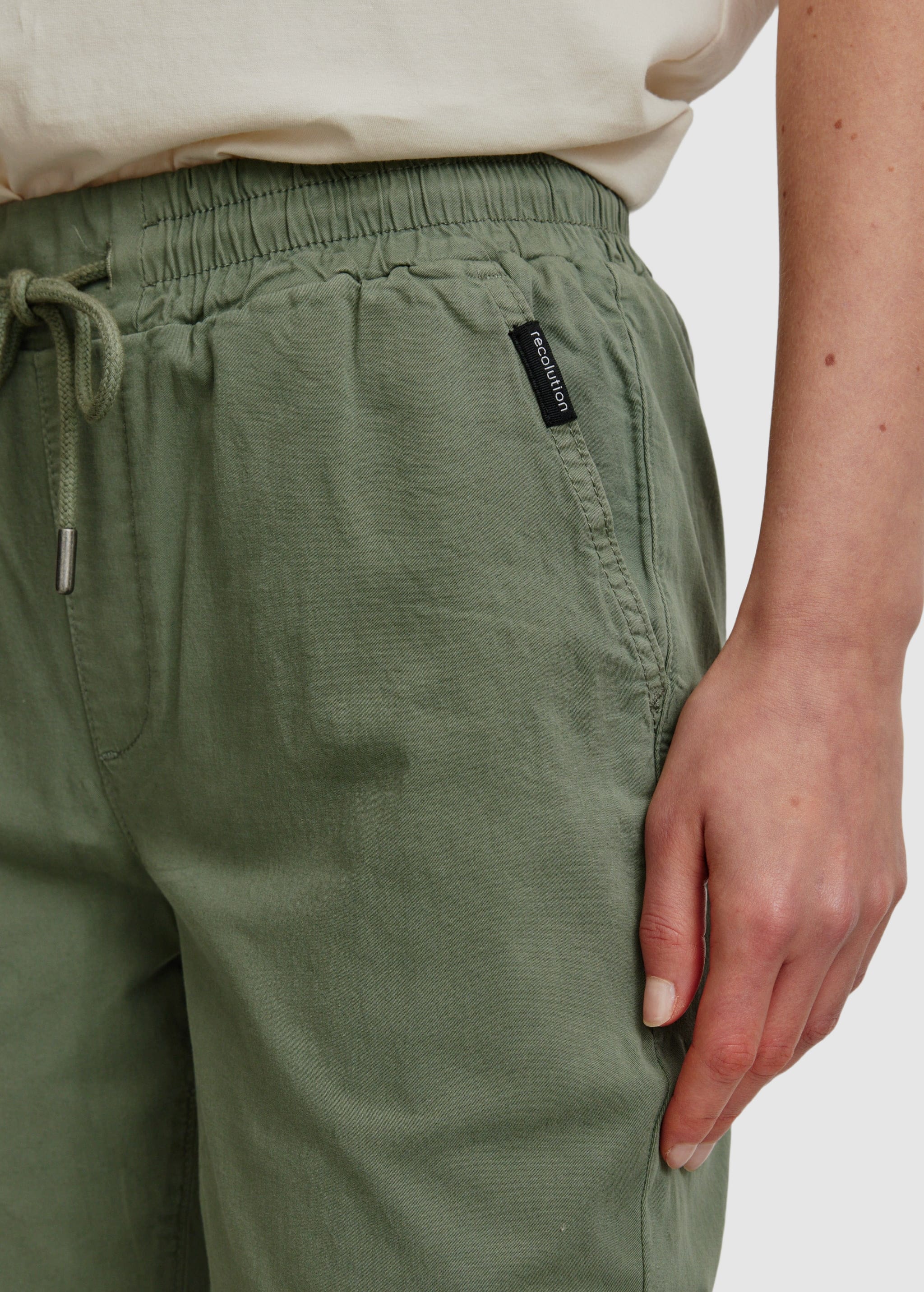 recolution-jogg-chino-calathea-khaki-5.jpeg Jogg Chino Calathea Khaki