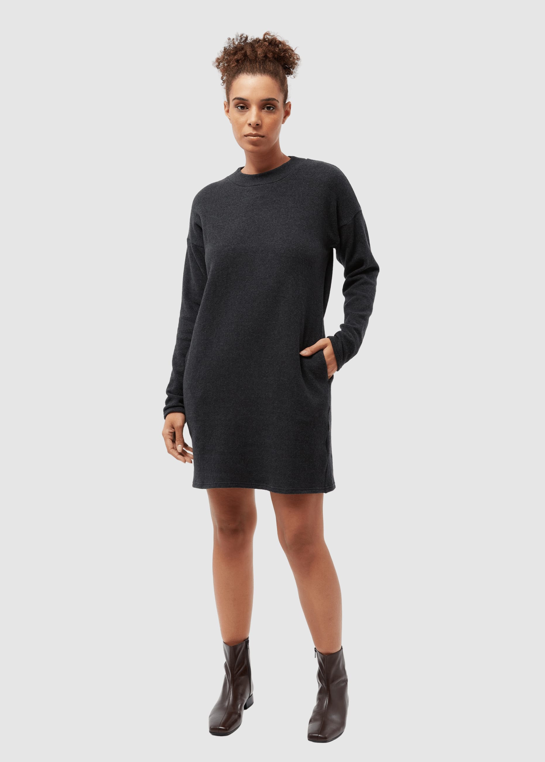 givn-gbjohanne-dark-grey-1.jpeg Gbjohanne Dark Grey