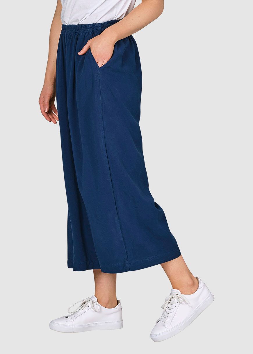 Leonora Pant