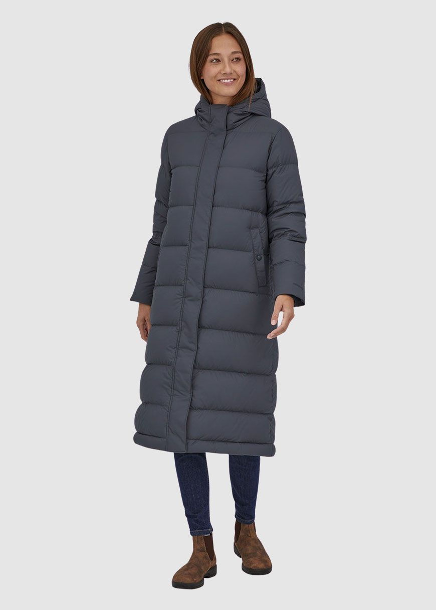 Patagonia W's Silent Down Long Parka bei greenality