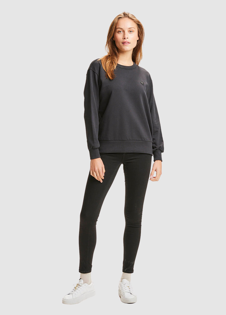 Daphne Basic Badge Sweat Daphne Basic Badge Sweat