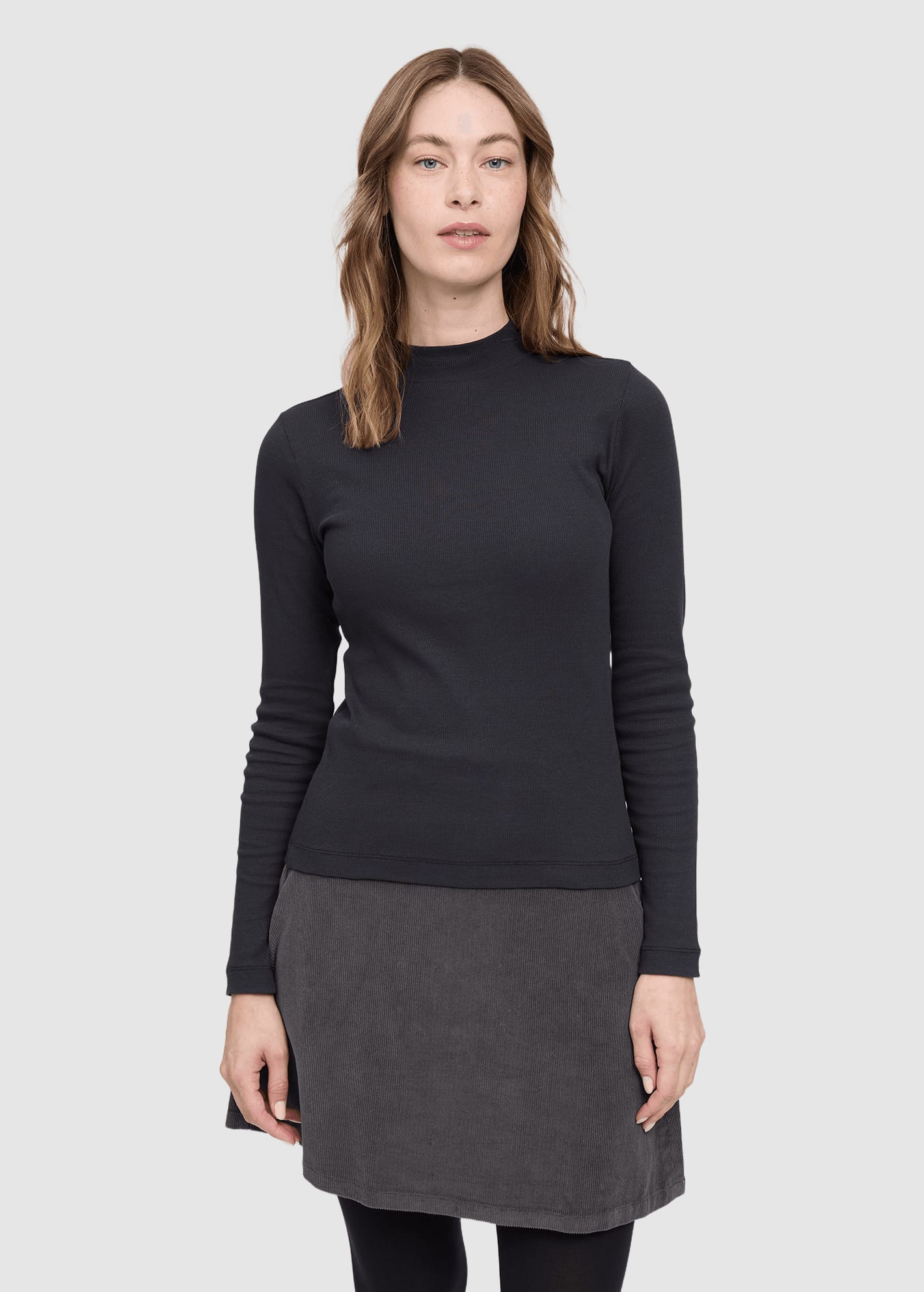 mazine-basic-turtleneck-longsleeve-black-1.jpeg Basic Turtleneck Longsleeve Black