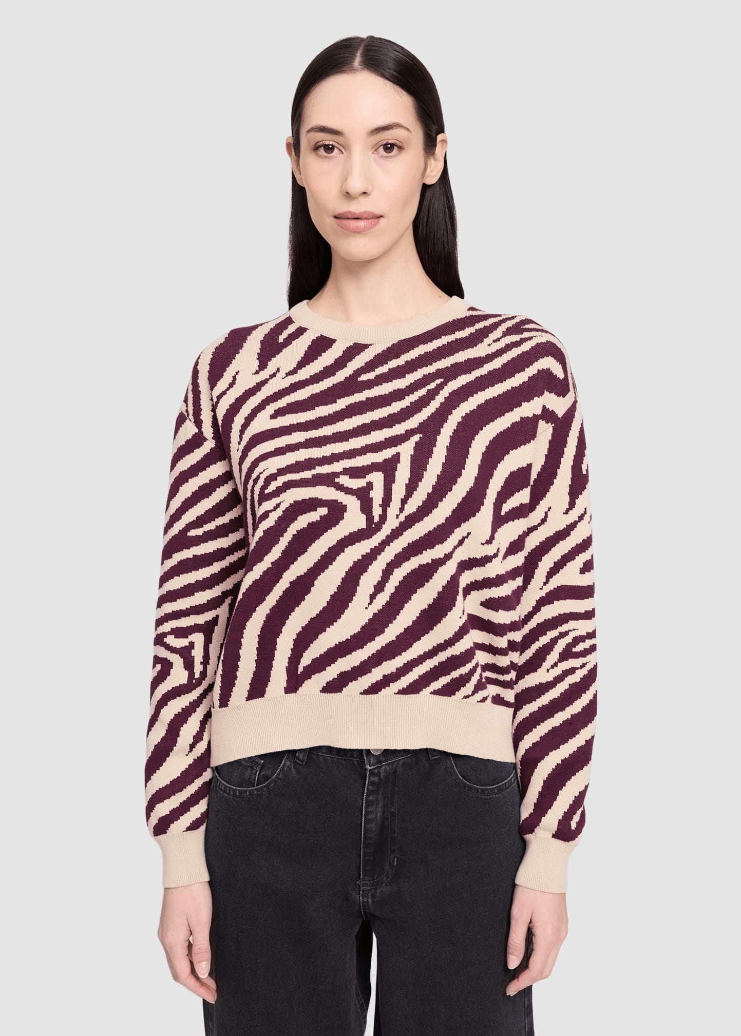 mazine-zebra-jacquard-knit-jumper-light-beige-burgundy-1.jpeg Zebra Jacquard Knit Jumper Light Beige Burgundy