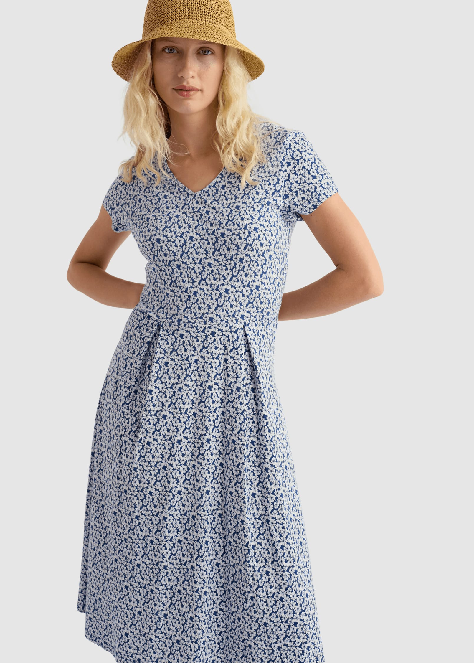 Pier View Dress Bunched Cornflowers Dark Voyage Pier View Dress Bunched Cornflowers Dark Voyage