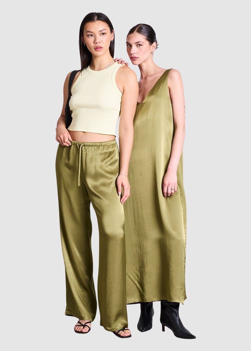 jan_n_june_loose_silky_pants_fris_SS_25_JJ_4415_Woody_Olive_9_bc29426eff Loose Silky Pants Fris