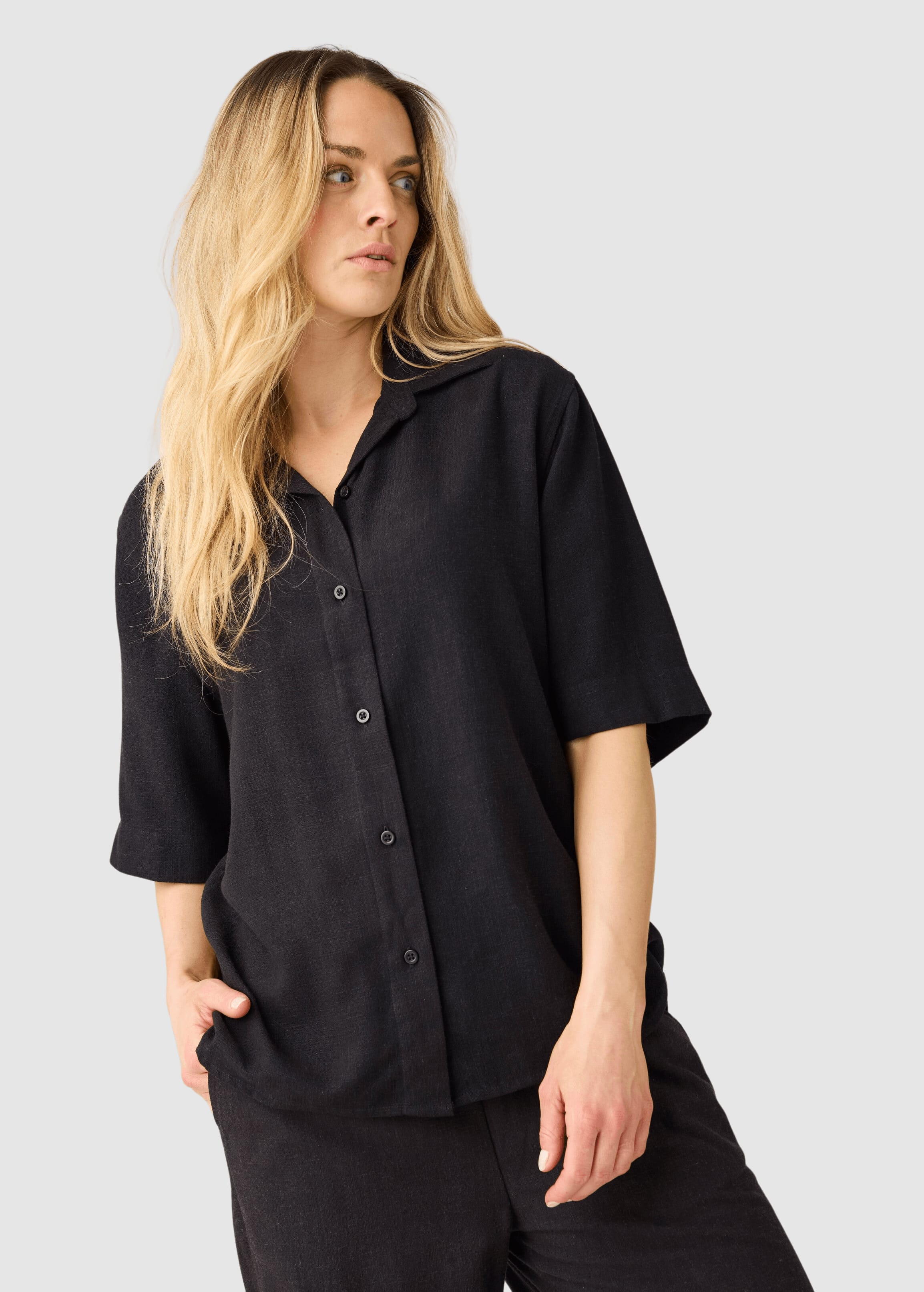 Loose Linen-MIX Short Sleeve Shirt Black Jet Loose Linen-MIX Short Sleeve Shirt Black Jet