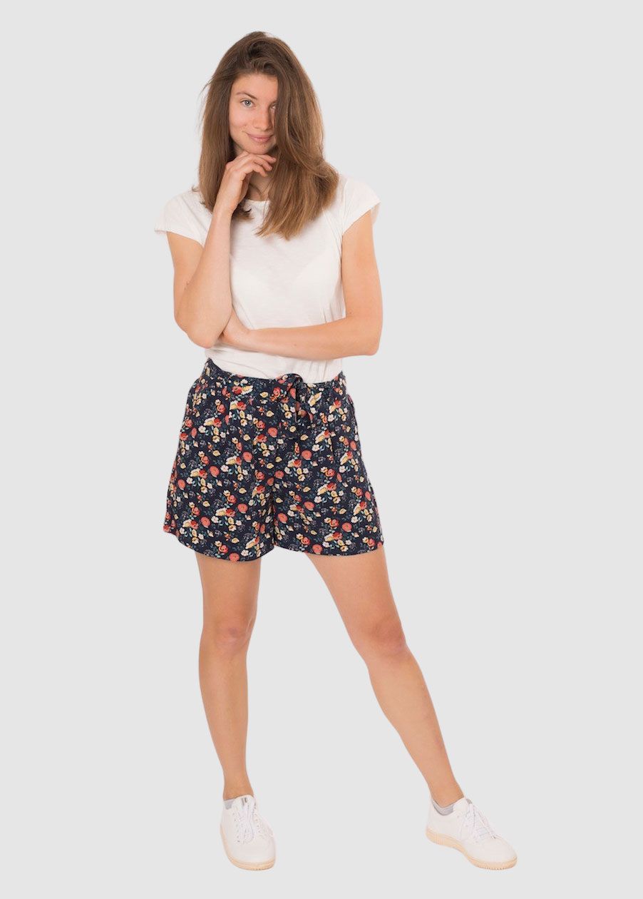 Short Lilly Short Lilly