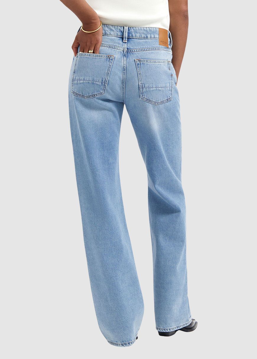 kuyichi_lena_loose_SS_25_KUY_25105201_Worn_Blue_2_32d2bad45c Lena Loose