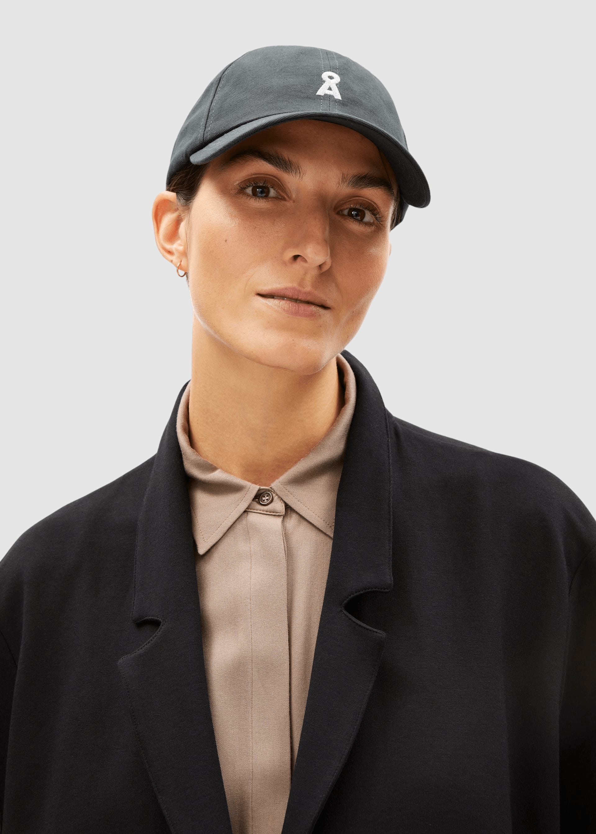 Yenaas Bold Cap W Space Steel