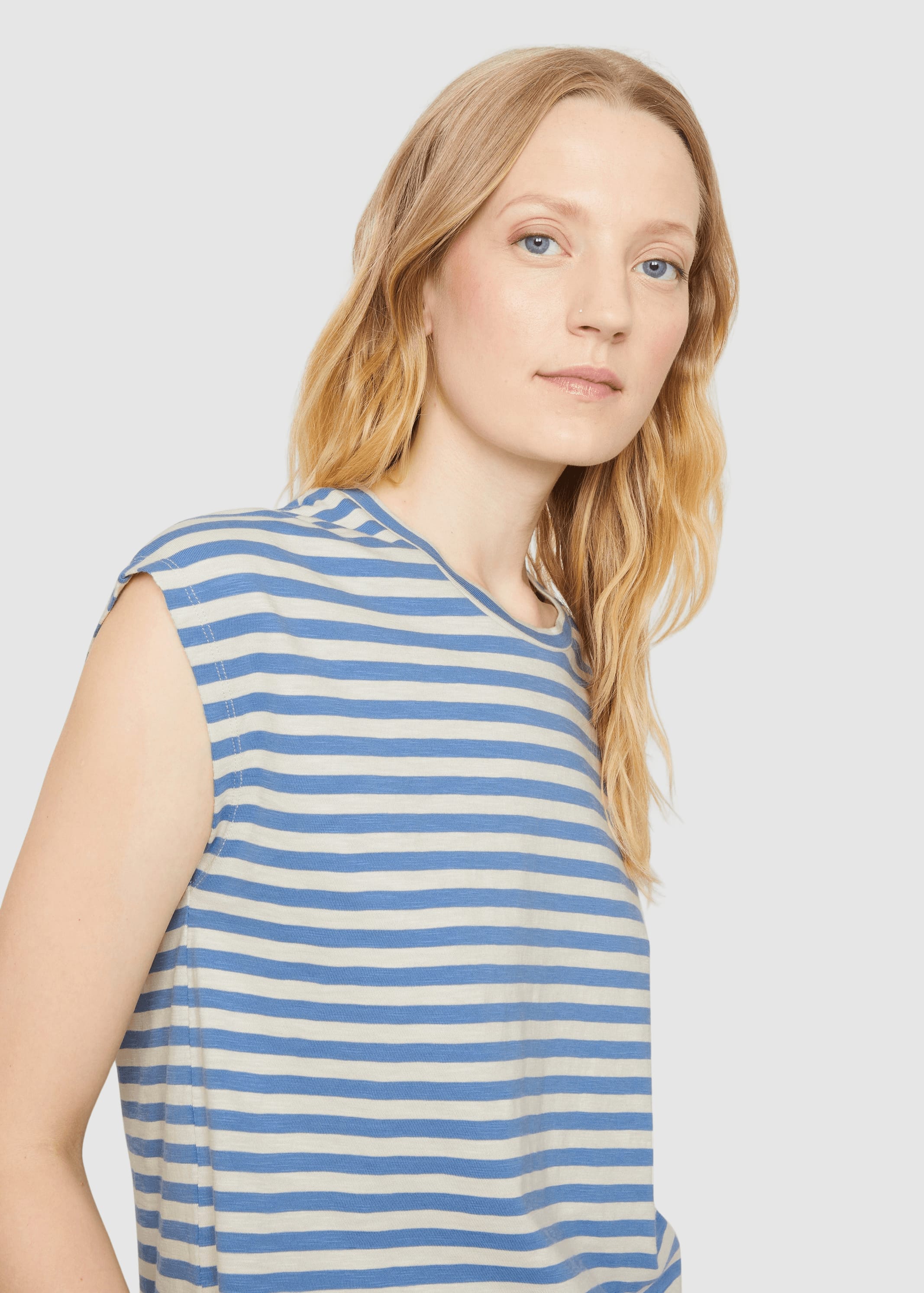 T-Shirt Zinnia Stripes Electric Blue T-Shirt Zinnia Stripes Electric Blue