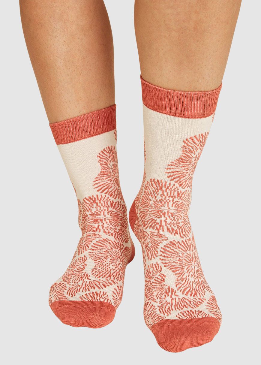 tranquillo_socken_bloom_SS_25_TRA_ACS_01_Coral_2_d216627761 Socken Bloom