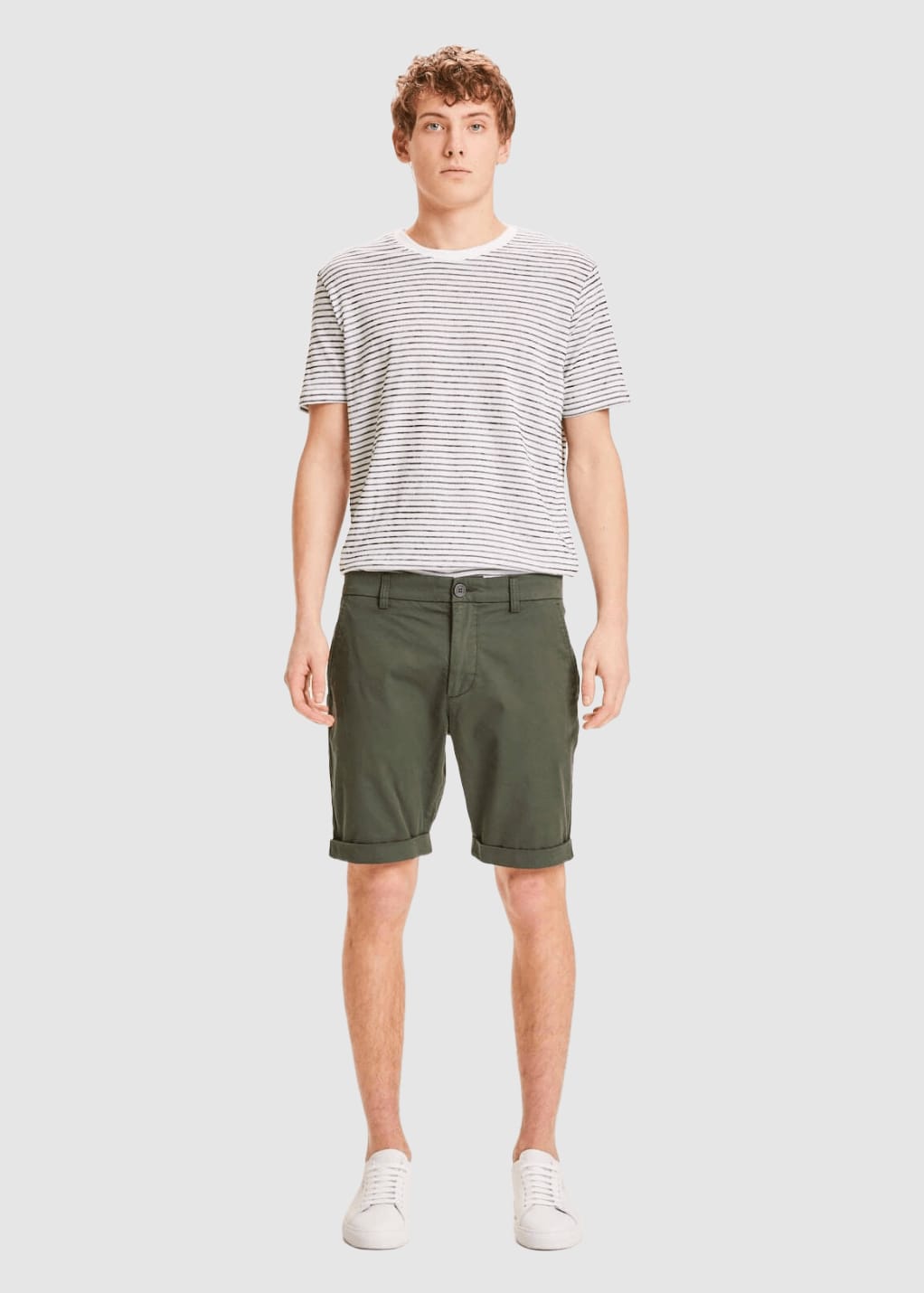 knowledge-cotton-apparel-chuck-regular-chino-shorts-forrest-night-1.jpeg Chuck Regular Chino Shorts Forrest Night