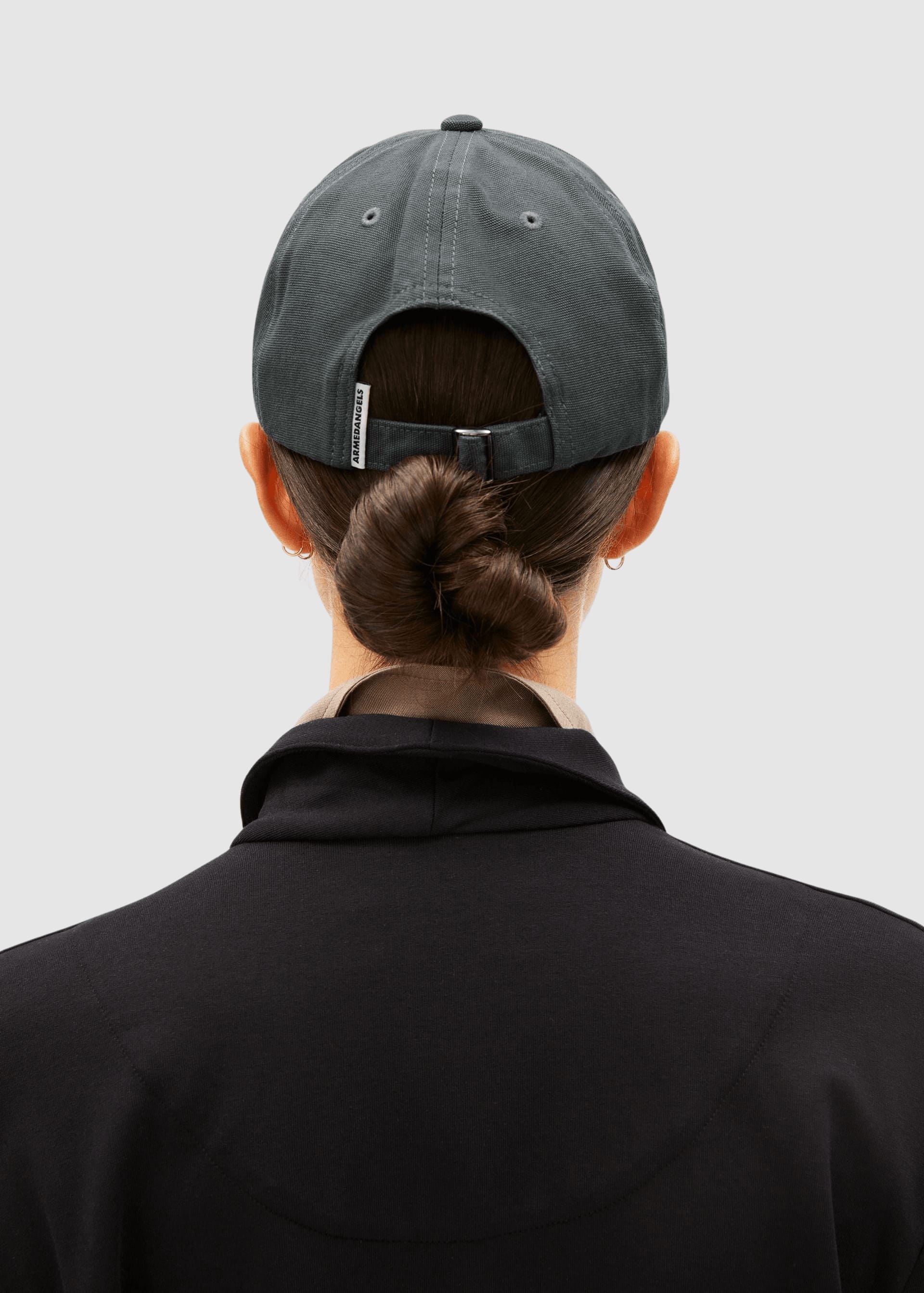 Yenaas Bold Cap W Space Steel