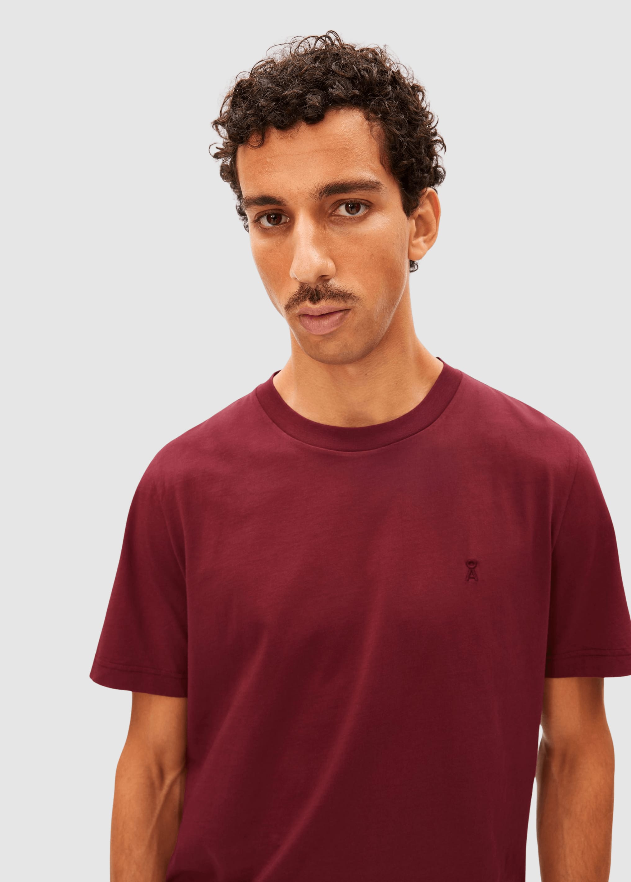armedangels-jaames-t-shirt-velvet-red-3.jpeg Jaames T-Shirt Velvet Red
