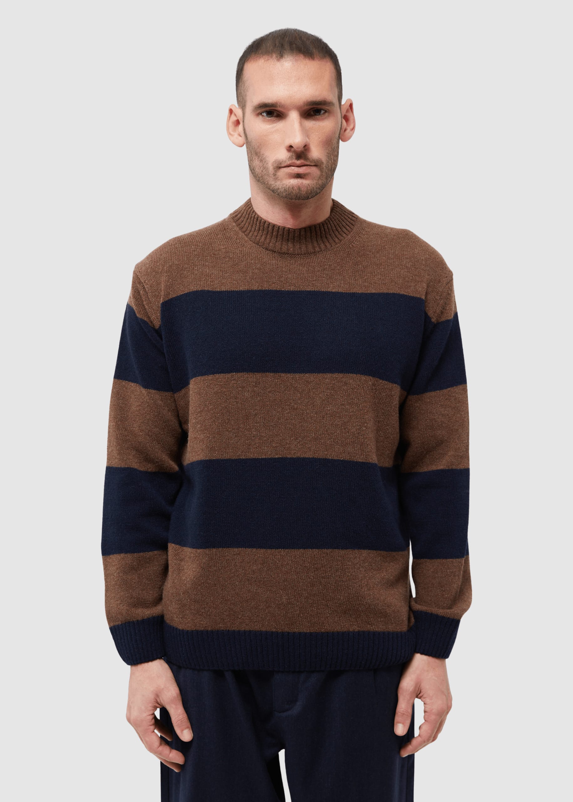 givn-gbivan-oak-brown-midnight-blue-1.jpeg Gbivan Oak Brown / Midnight Blue
