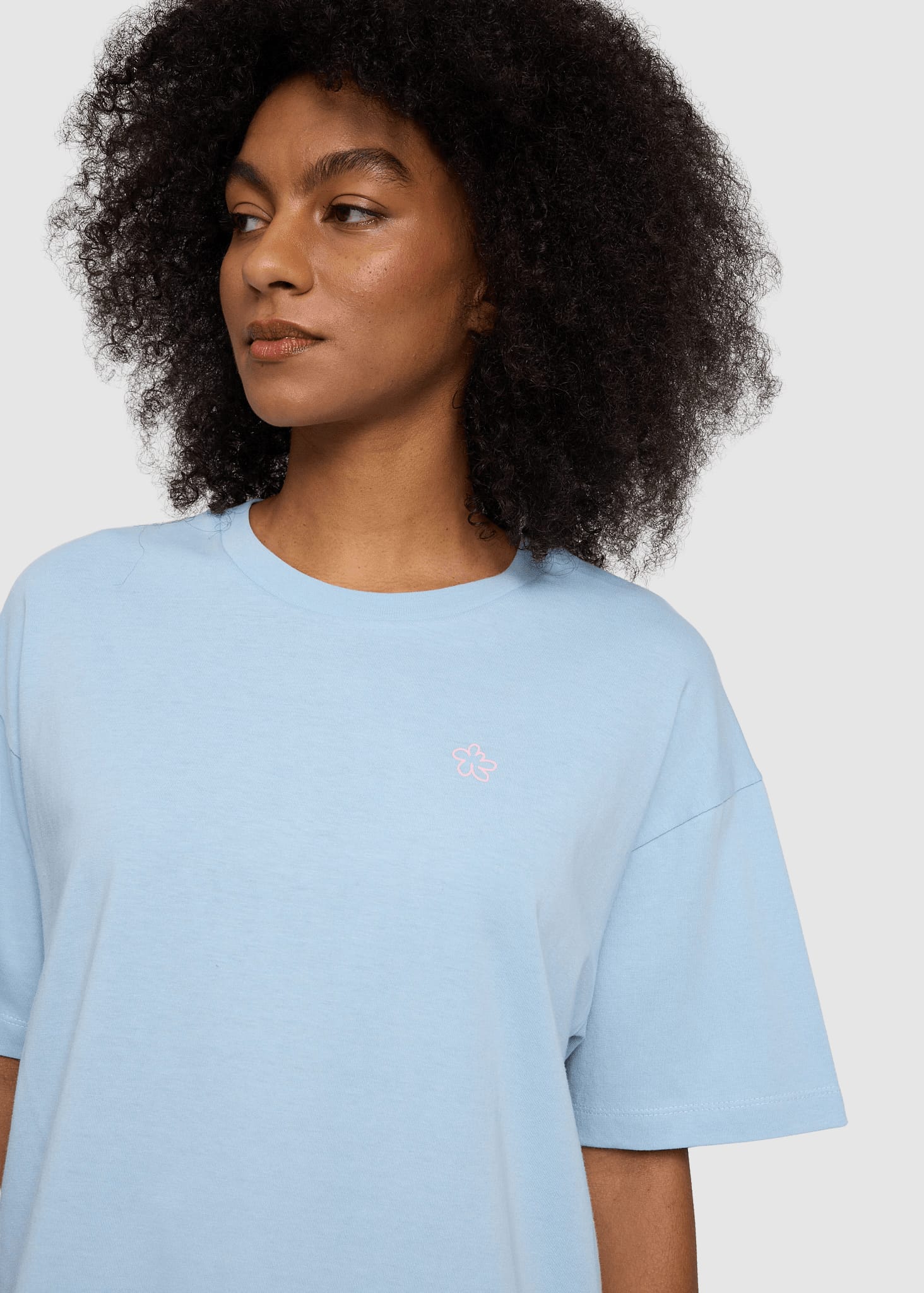 Back Print T-Shirt Foggy Blue Flowers