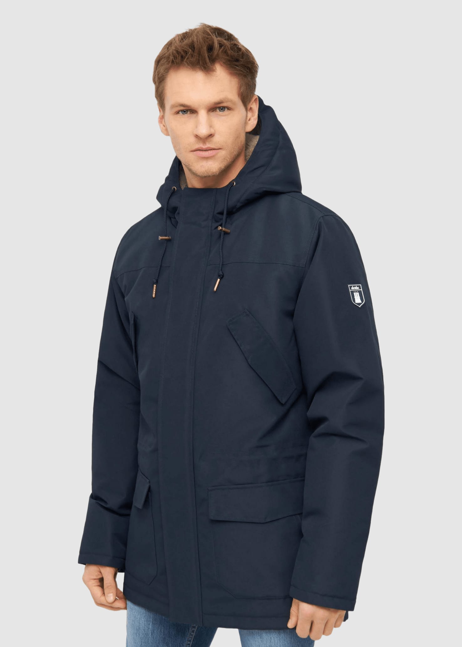 derbe-festholm-navy-cobblestone-1.jpeg Festholm Navy/Cobblestone
