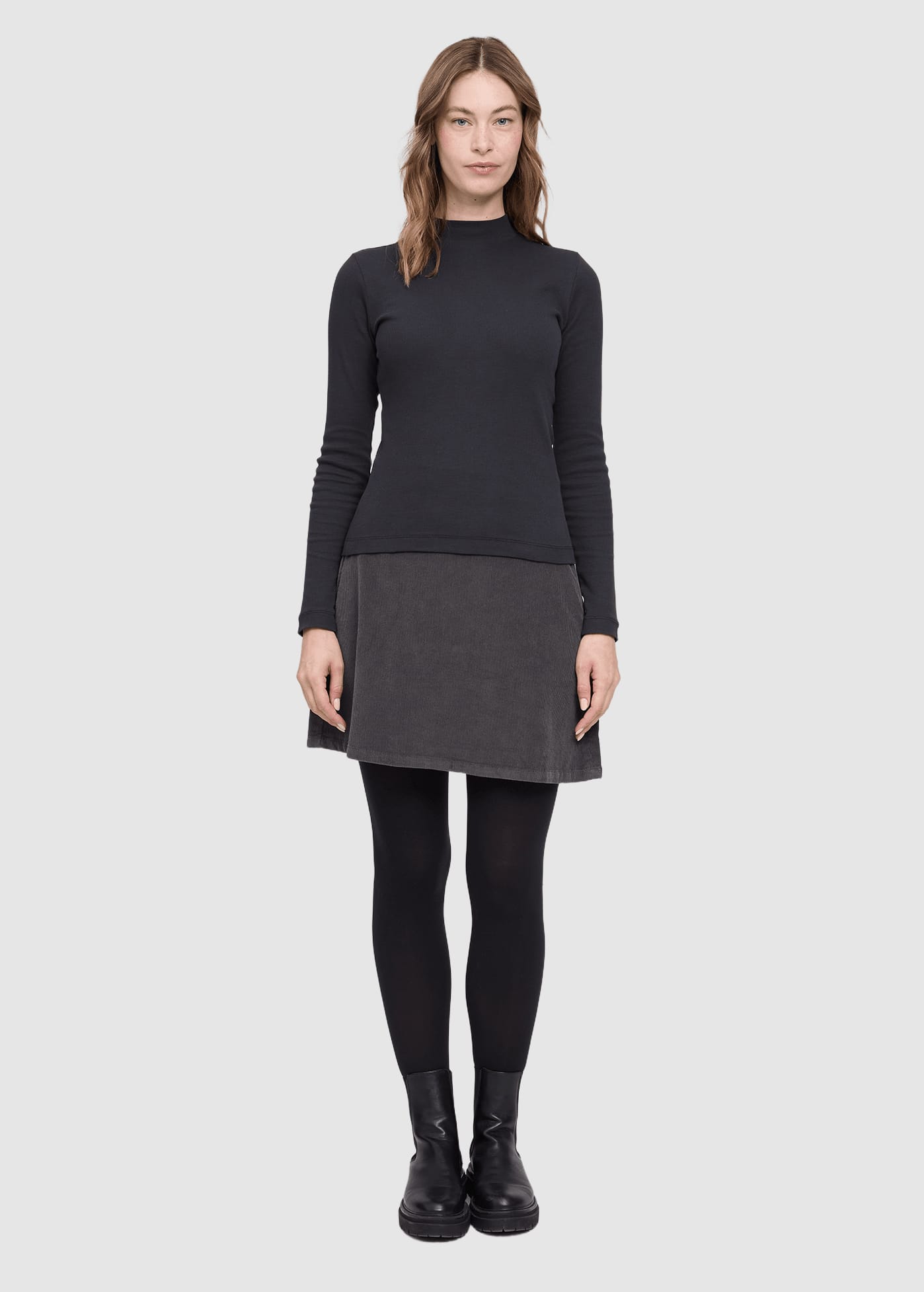mazine-basic-turtleneck-longsleeve-black-4.jpeg Basic Turtleneck Longsleeve Black