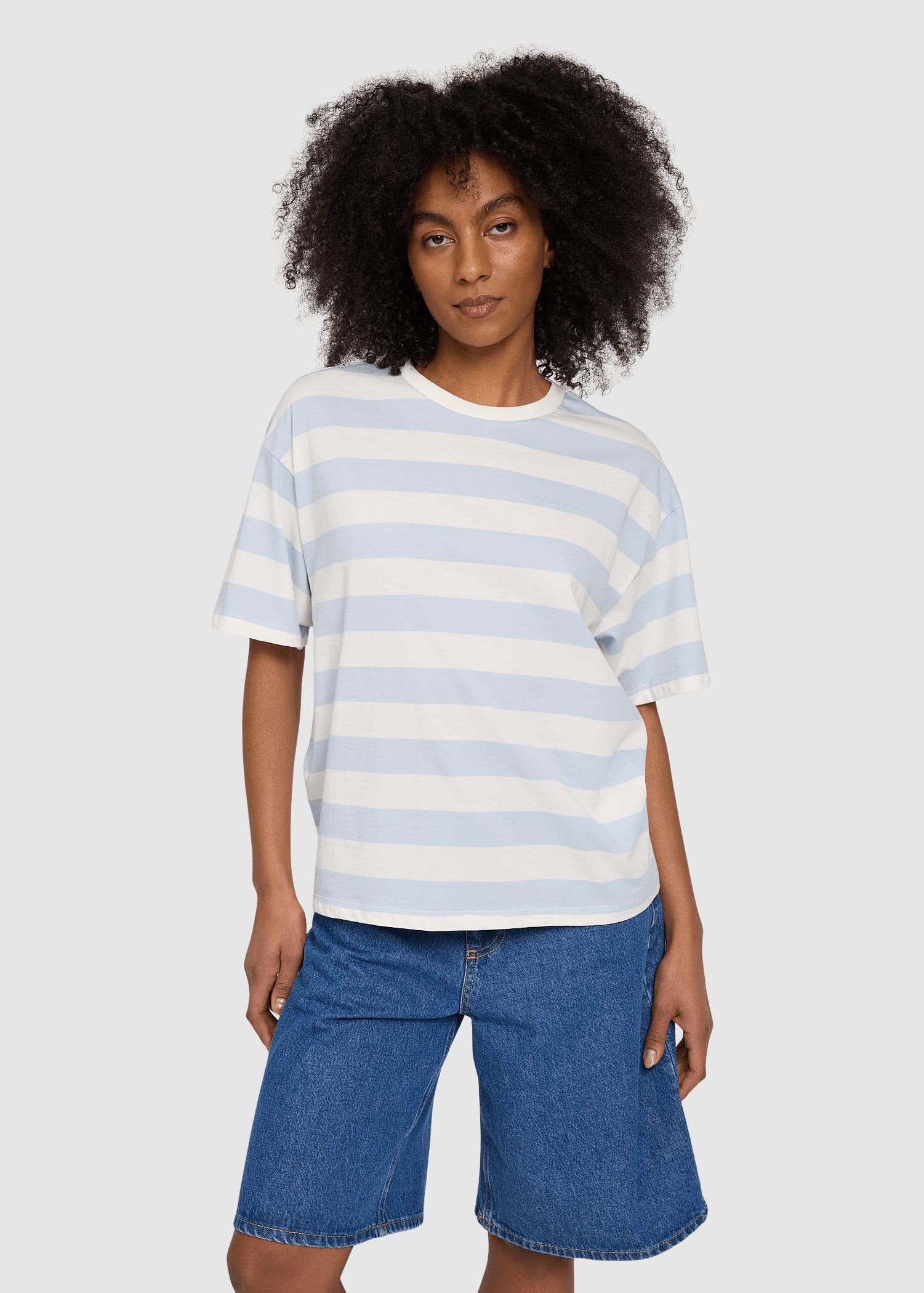 Bold Striped T-Shirt Pastel Blue Offwhite Bold Striped T-Shirt Pastel Blue Offwhite