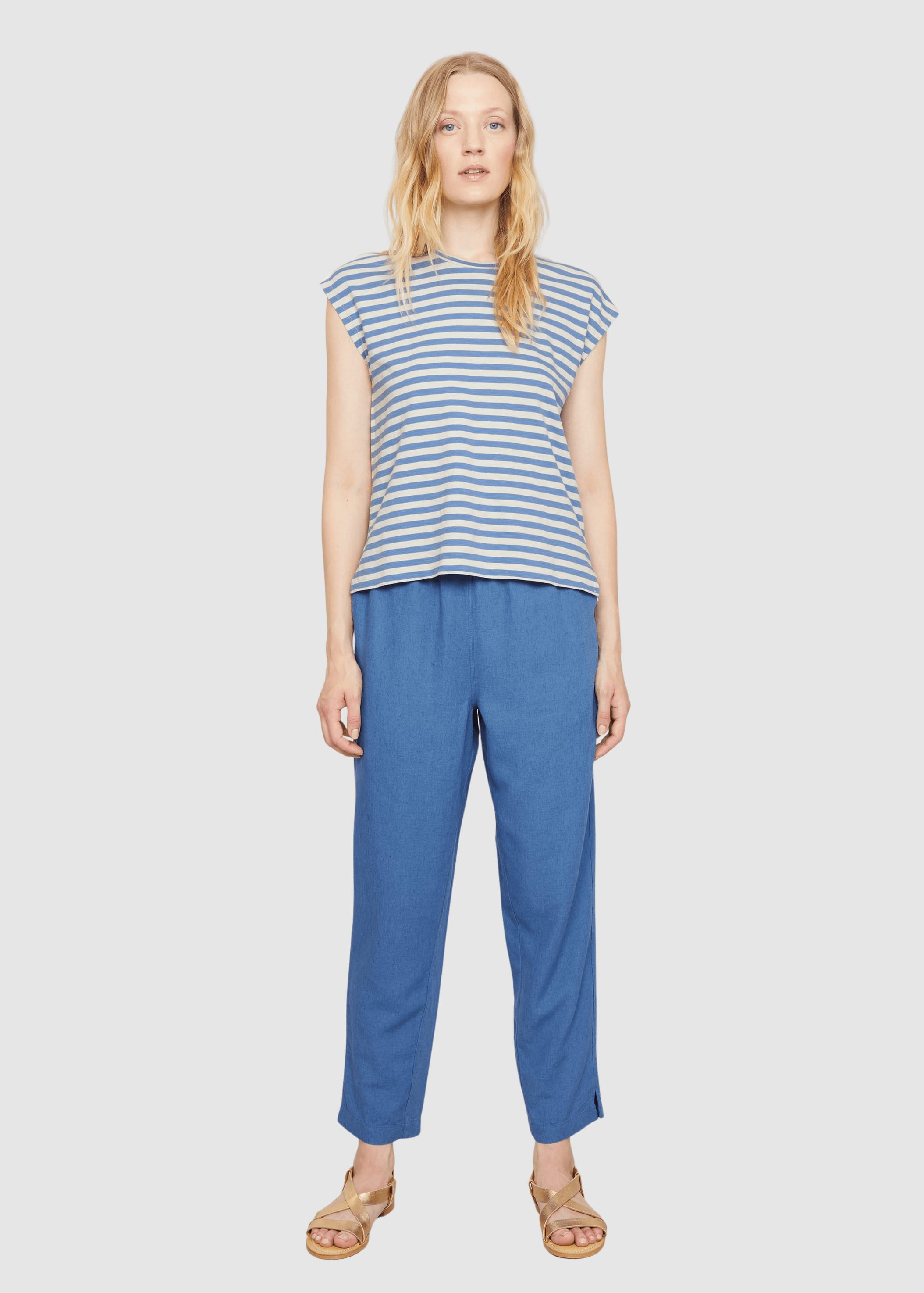 T-Shirt Zinnia Stripes Electric Blue T-Shirt Zinnia Stripes Electric Blue