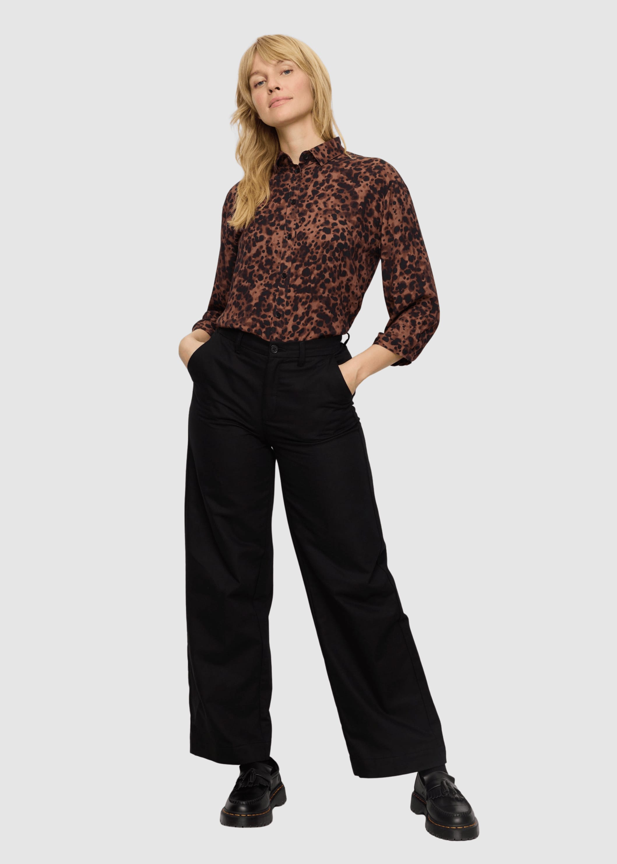 recolution-ligularia-black-3.jpeg Ligularia Black