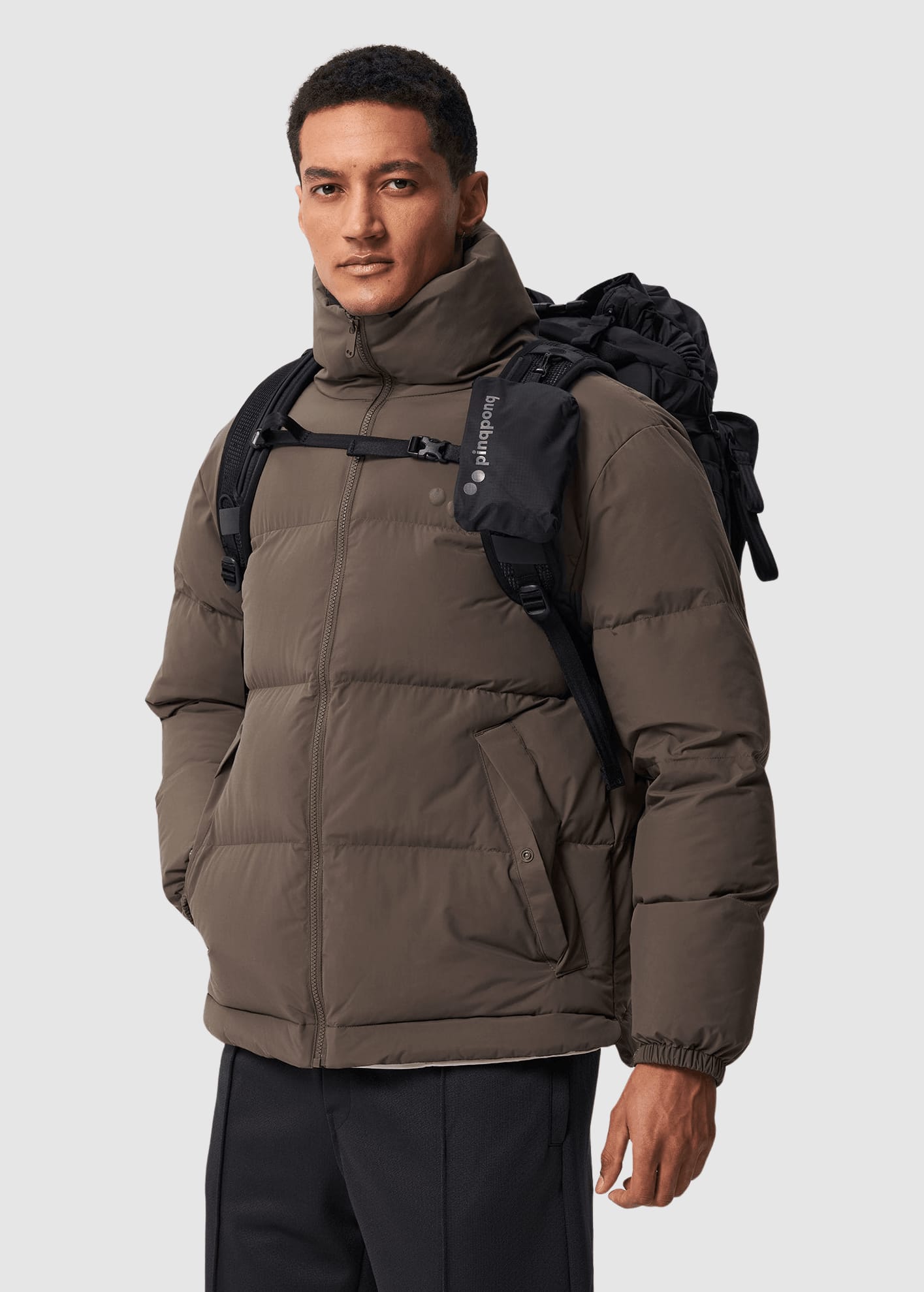 Komut Medium Pure Black Komut Medium Pure Black