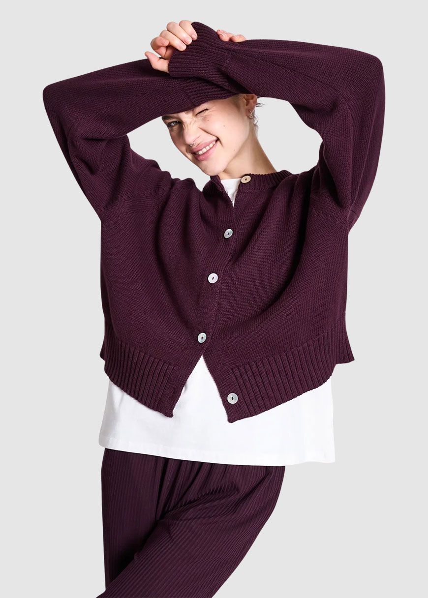 jan_n_june_sivia_AW_25_JJ_8308_Cherry_Lacquer_1_336ee32b42 Sivia