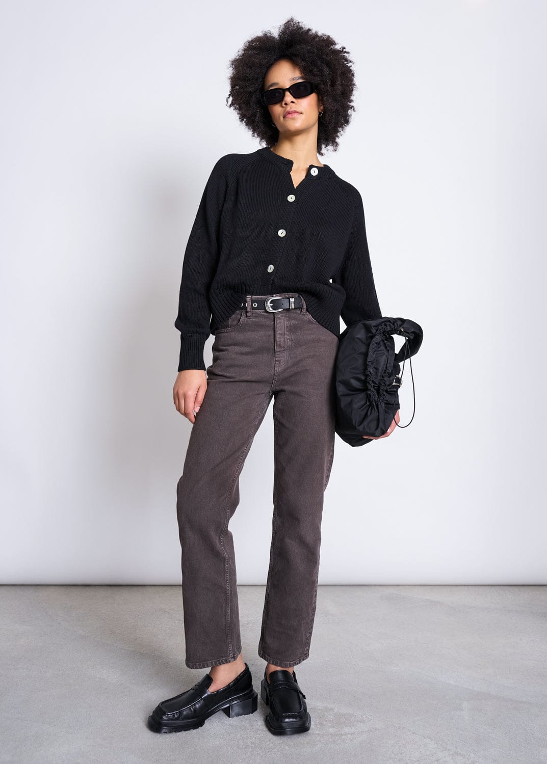 jan-n-june-sivia-black-3.jpeg Sivia Black