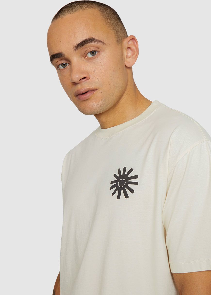 recolution_t_shirt_aposeris_sun_smile_SS_25_REC_201091_Arctic_White_4_d6f04186ae T-Shirt Aposeris Sun Smile