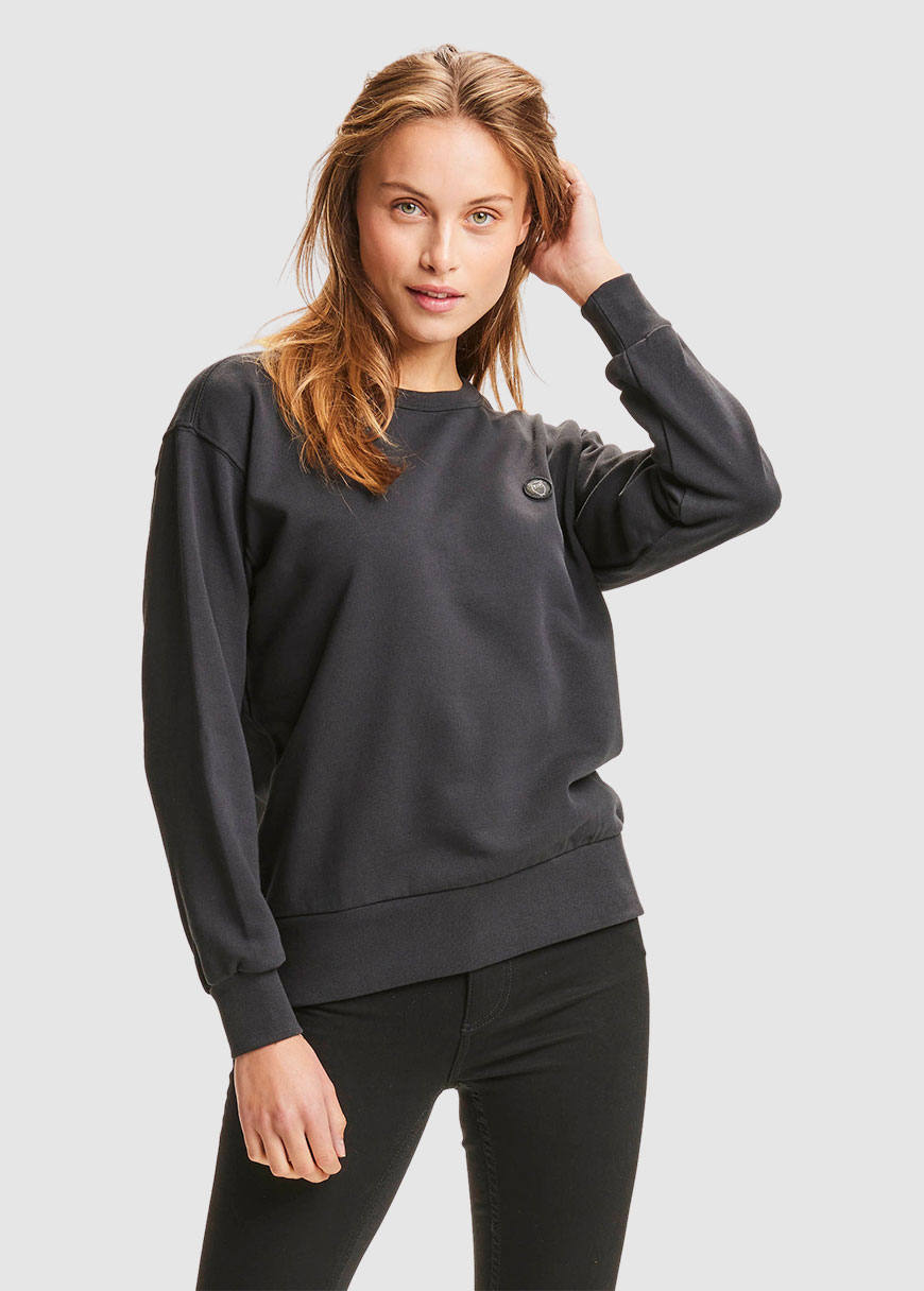 Daphne Basic Badge Sweat Daphne Basic Badge Sweat