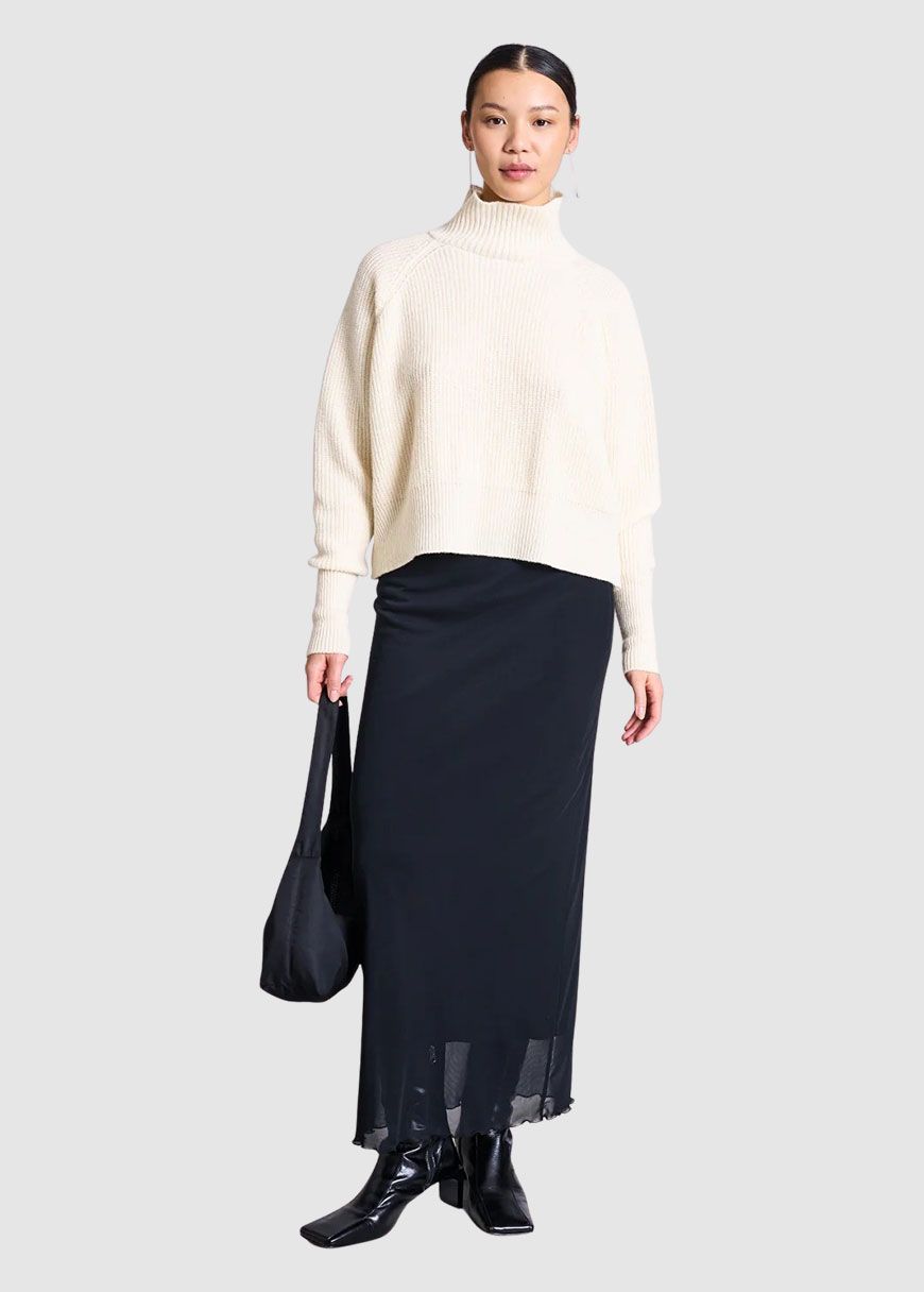 jan_n_june_wooly_ola_AW_25_JJ_8296_Offwhite_1_9bd64057d9 Wooly Ola