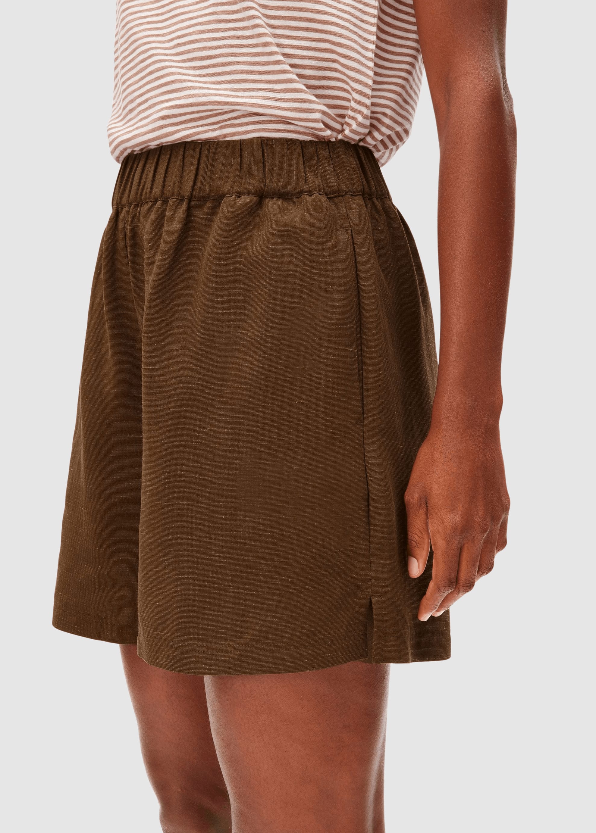 Linen Blend Pull On Short Dried Palm Linen Blend Pull On Short Dried Palm