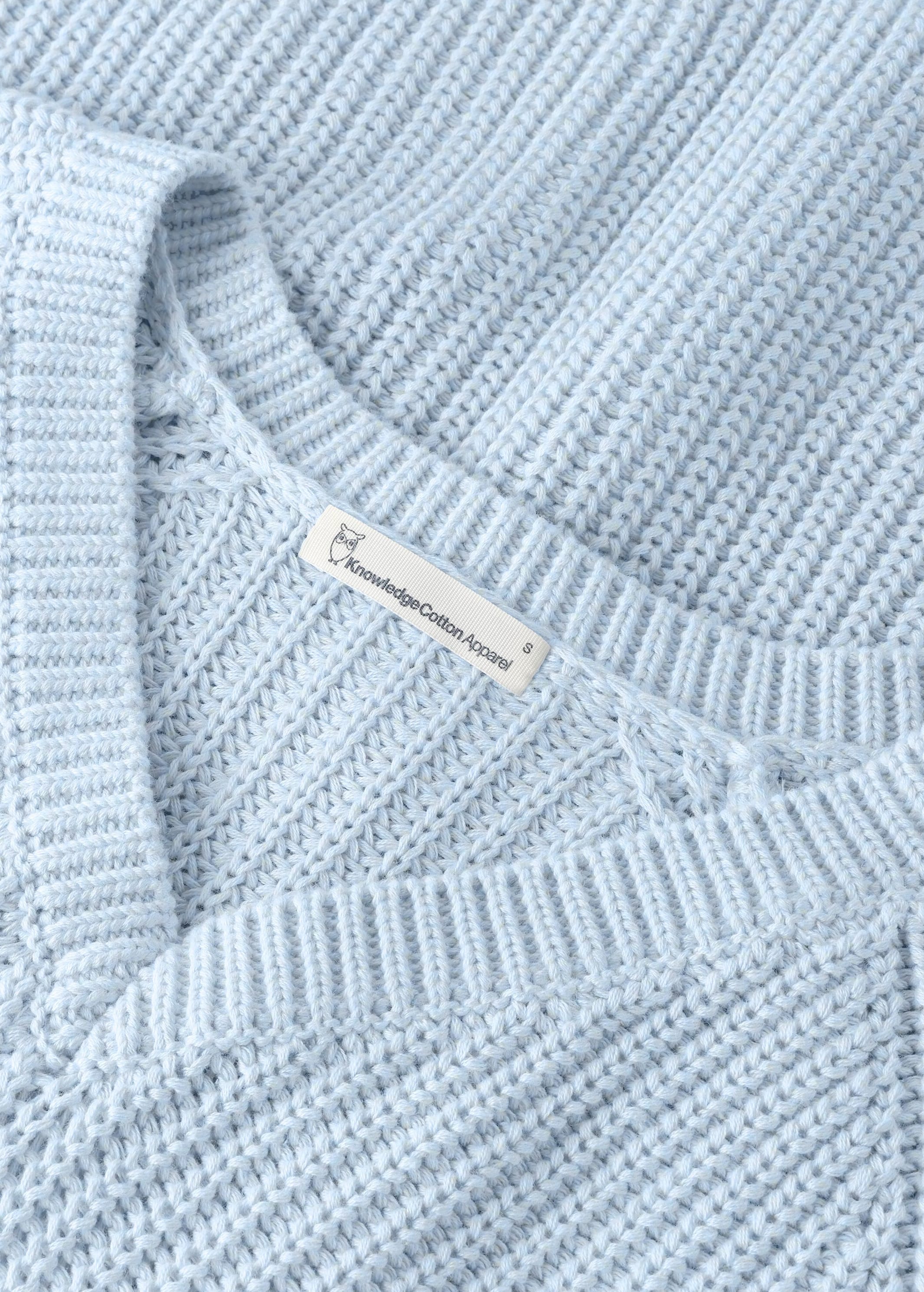 V-Neck Short Sleeve Knit Skyway