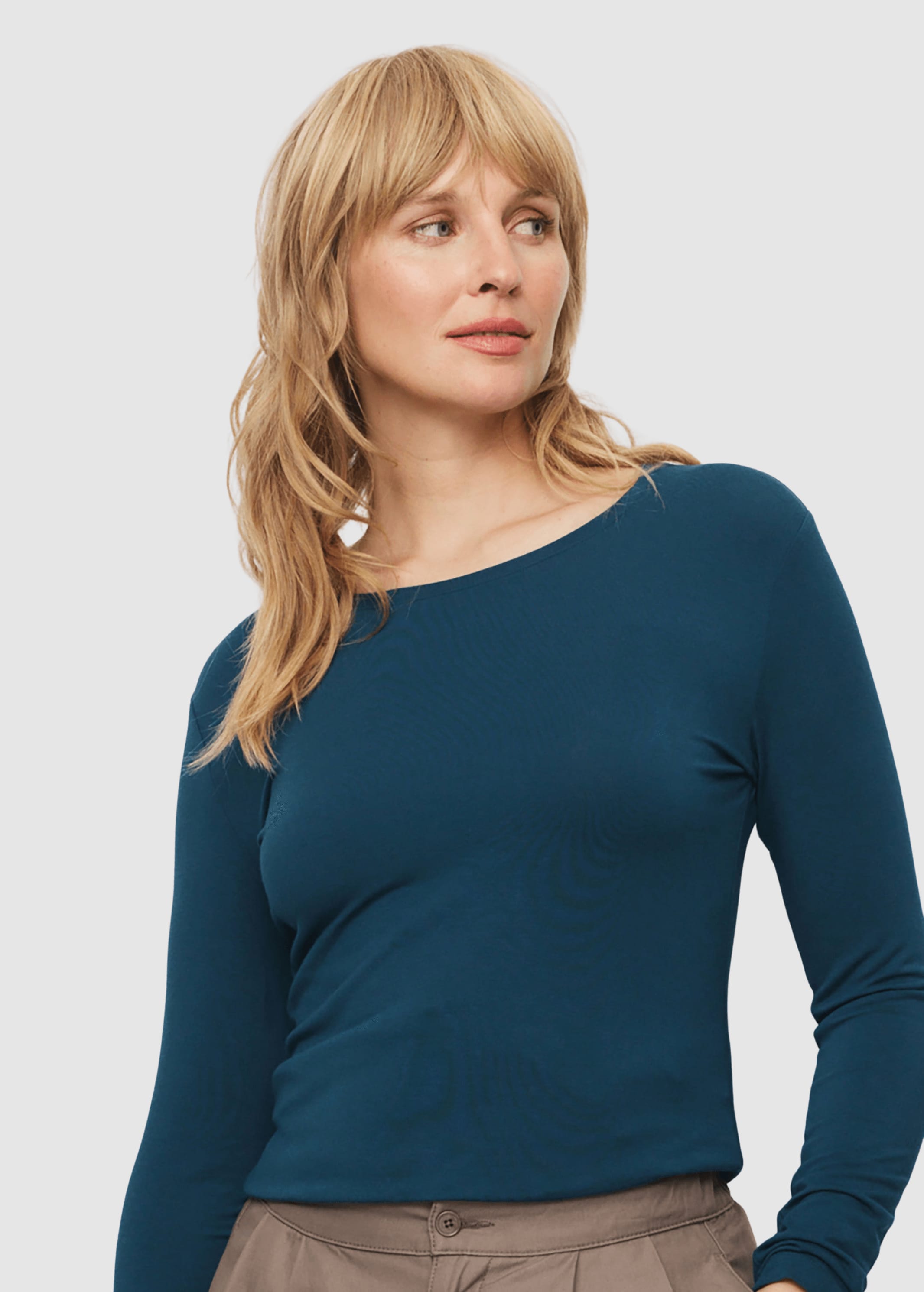 recolution-avenuela-deep-teal-1.jpeg Avenuela Deep Teal