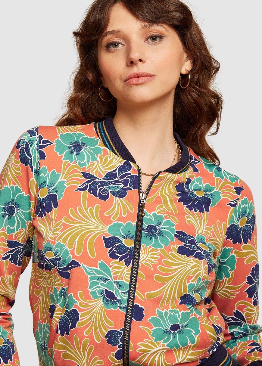 Bessie Jacket Lake Bessie Jacket Lake