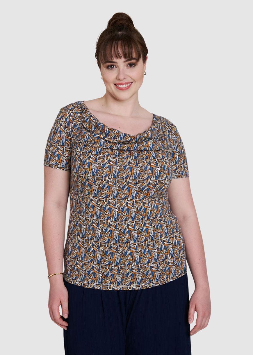 Shirt mit Wasserfallausschnitt Shirt mit Wasserfallausschnitt