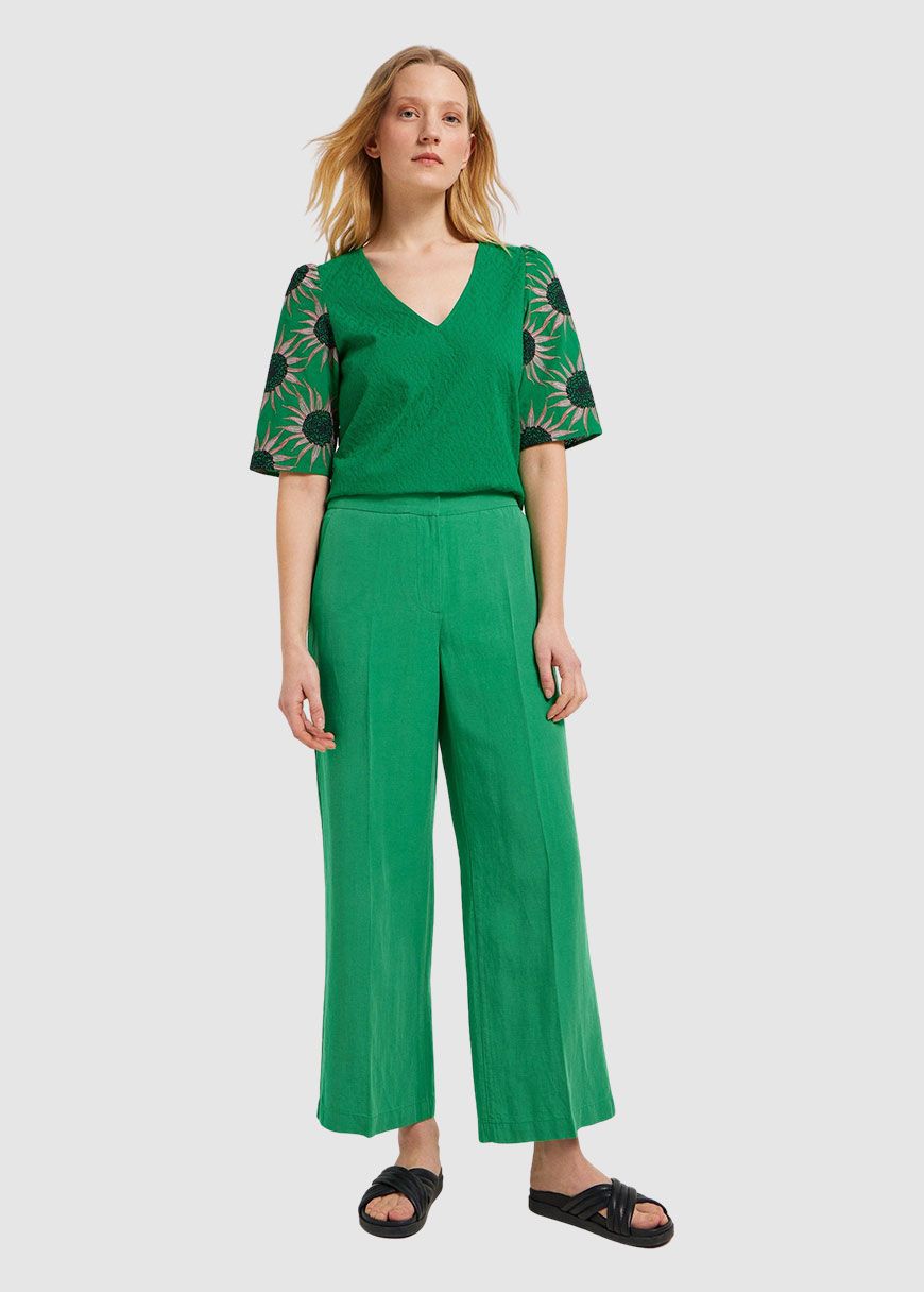 Hose mit weitem Bein Hose mit weitem Bein