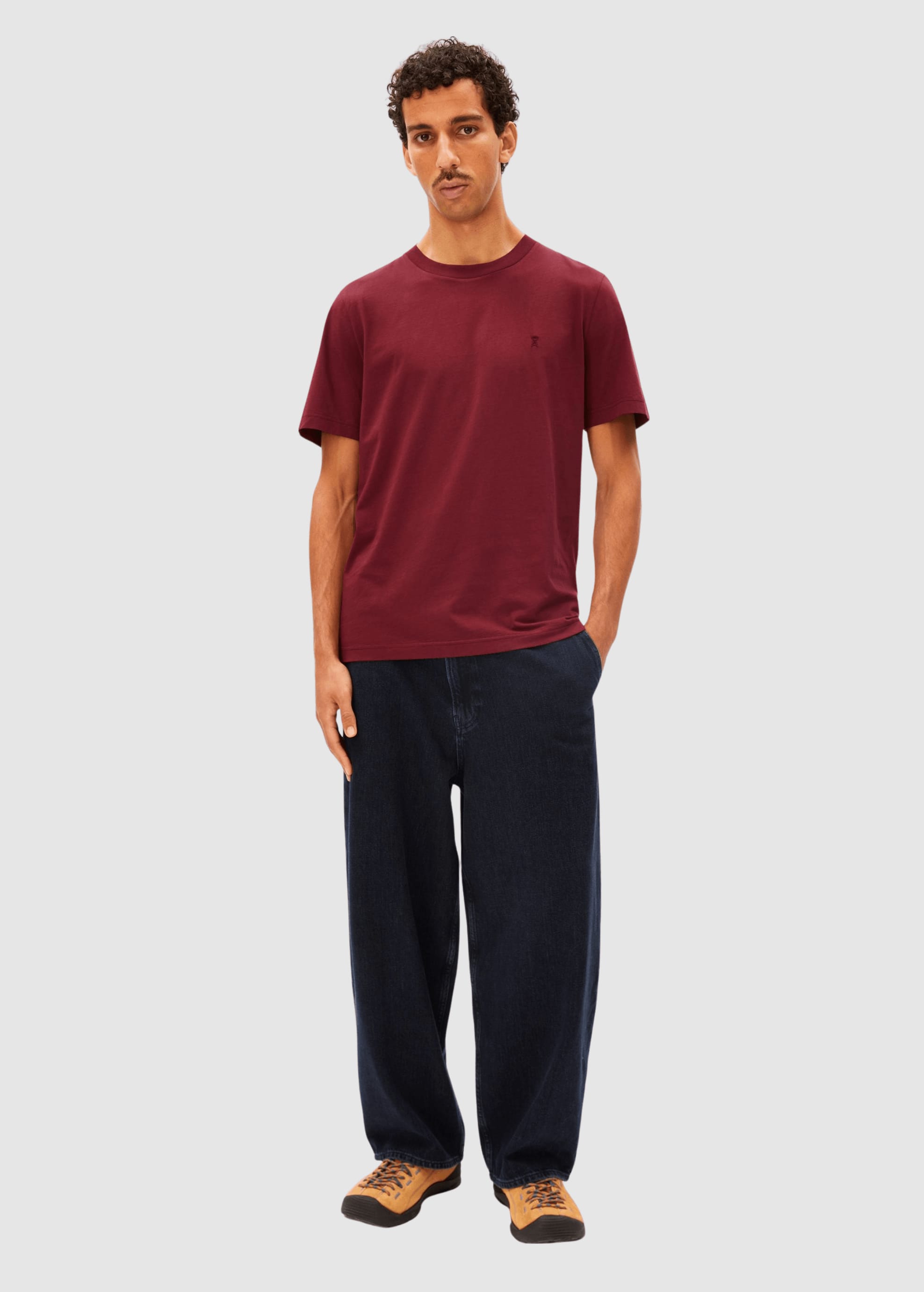 armedangels-jaames-t-shirt-velvet-red-5.jpeg Jaames T-Shirt Velvet Red