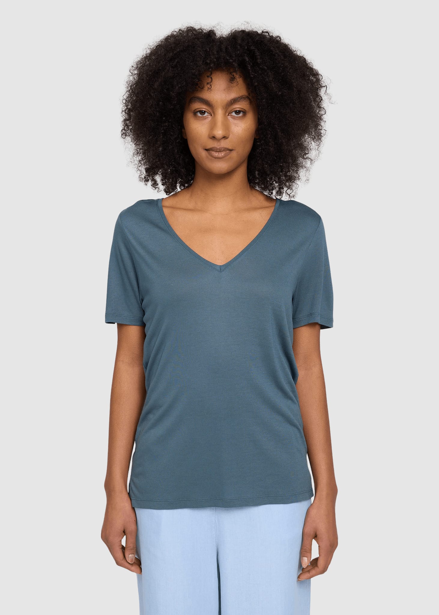 Ecovero Viscose V-Neck T-Shirt Steel Blue Ecovero Viscose V-Neck T-Shirt Steel Blue