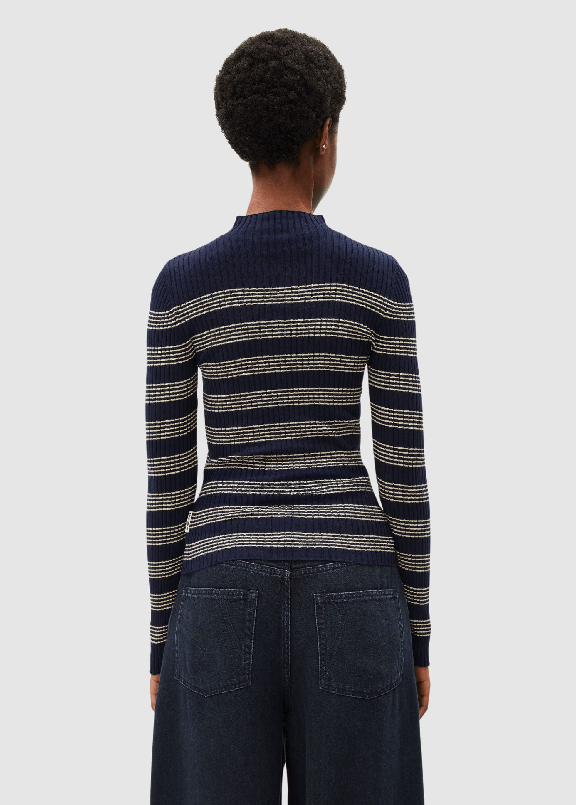 armedangels-alaania-striped-knit-sweater-tinted-navy-golden-hay-2.jpeg Alaania Striped Knit Sweater Tinted Navy Golden Hay