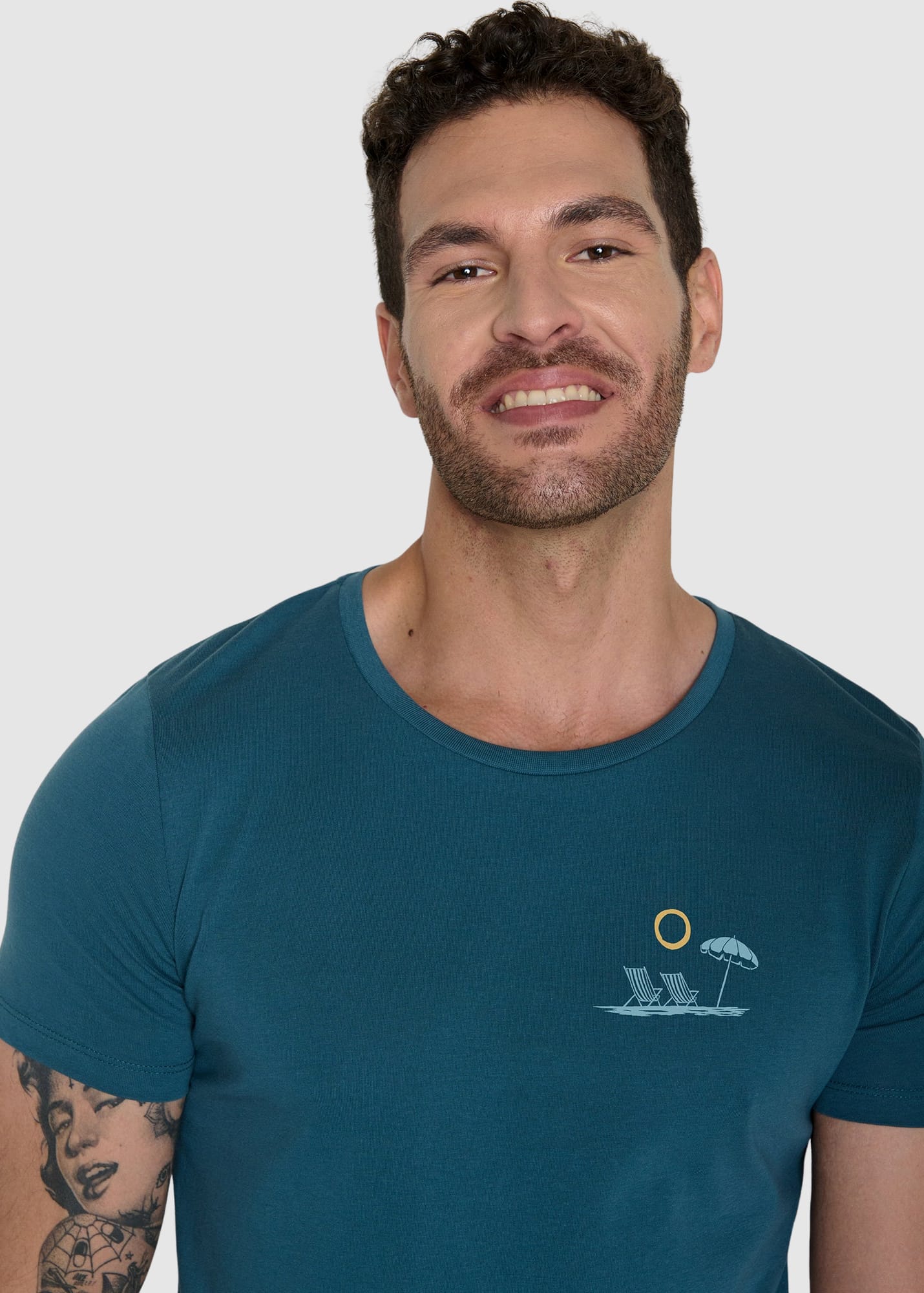 Beach View Guide T-Shirt Blue Stone Beach View Guide T-Shirt Blue Stone